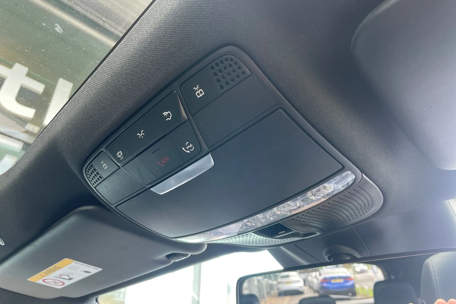 MERCEDES-BENZ E CLASS thumbnail image number 42