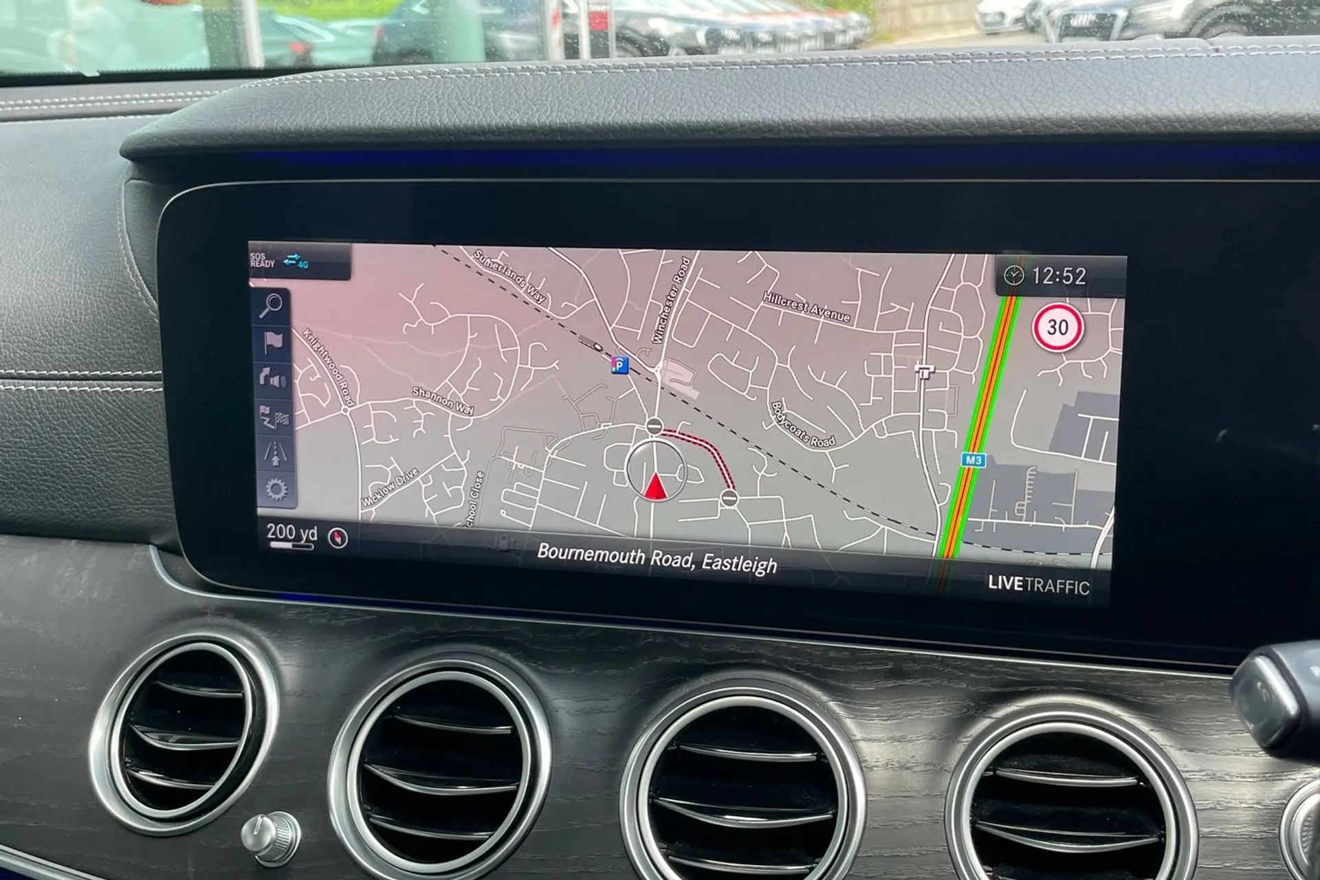 MERCEDES-BENZ E CLASS thumbnail image number 37