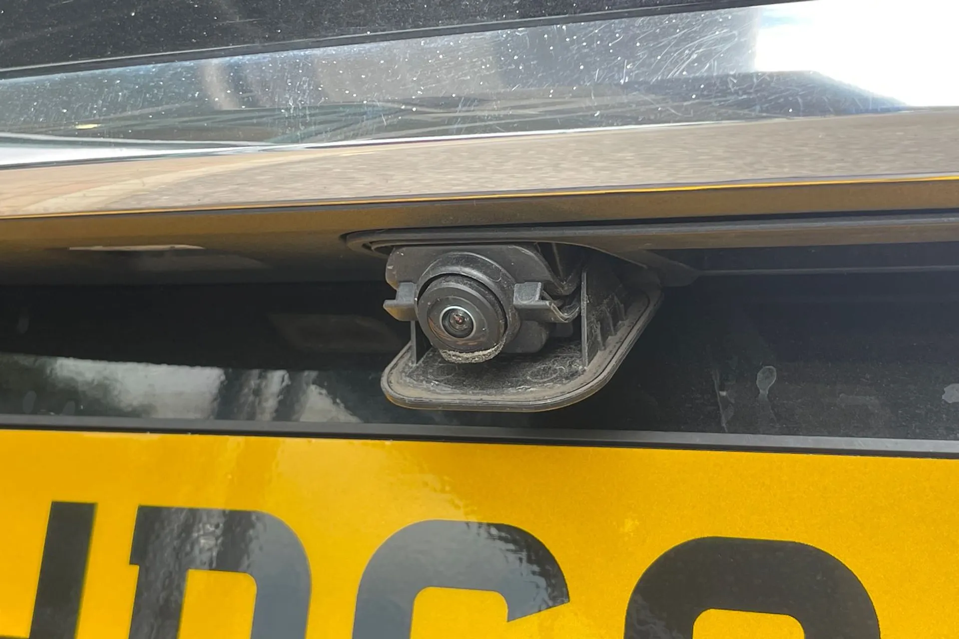 MERCEDES-BENZ E CLASS thumbnail image number 23