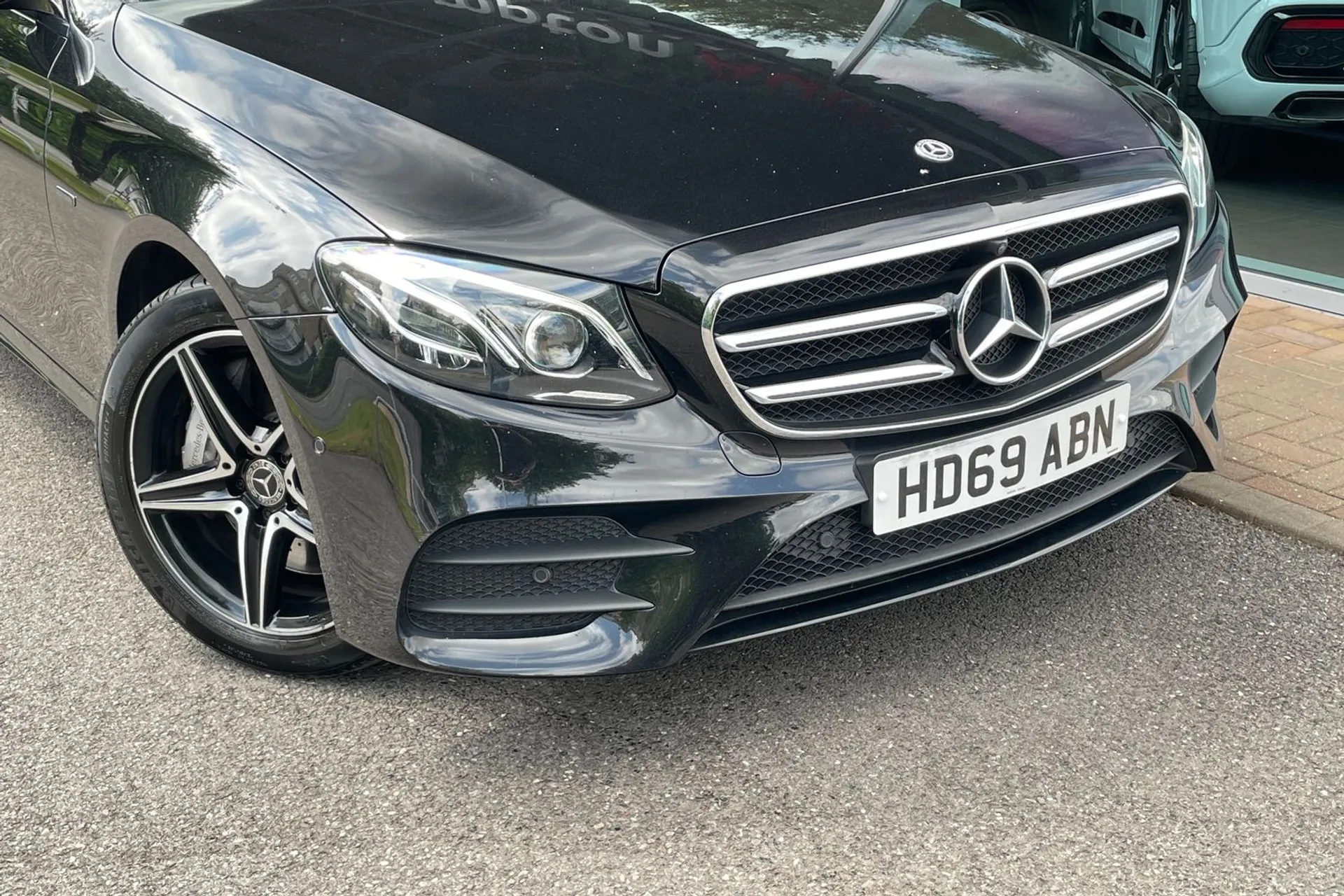 MERCEDES-BENZ E CLASS thumbnail image number 10