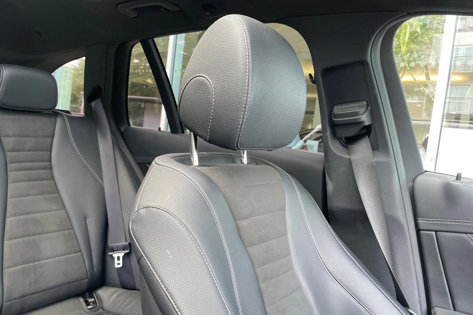 MERCEDES-BENZ E CLASS thumbnail image number 47