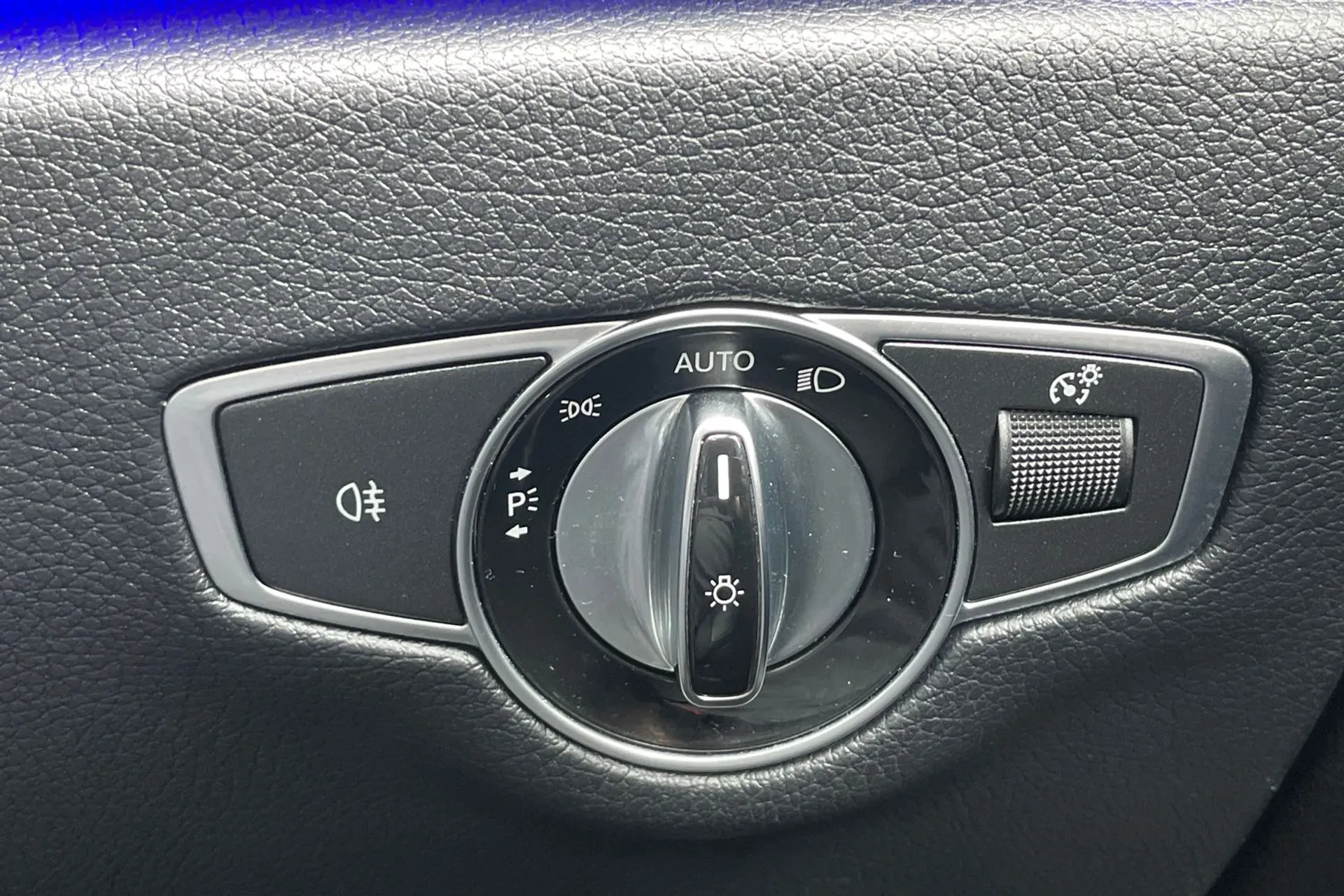 MERCEDES-BENZ E CLASS thumbnail image number 55