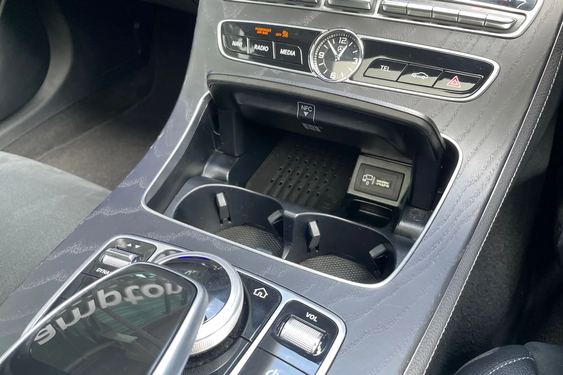 MERCEDES-BENZ E CLASS thumbnail image number 43