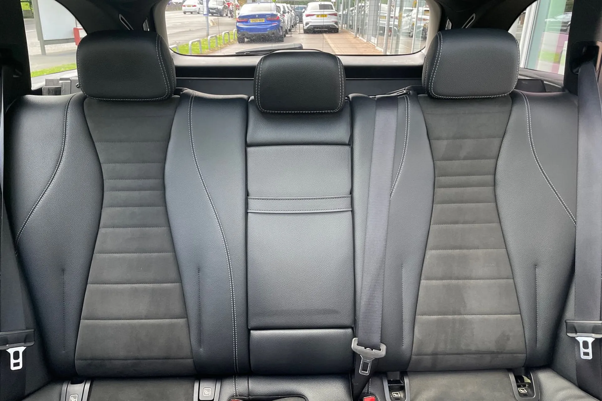 MERCEDES-BENZ E CLASS thumbnail image number 30