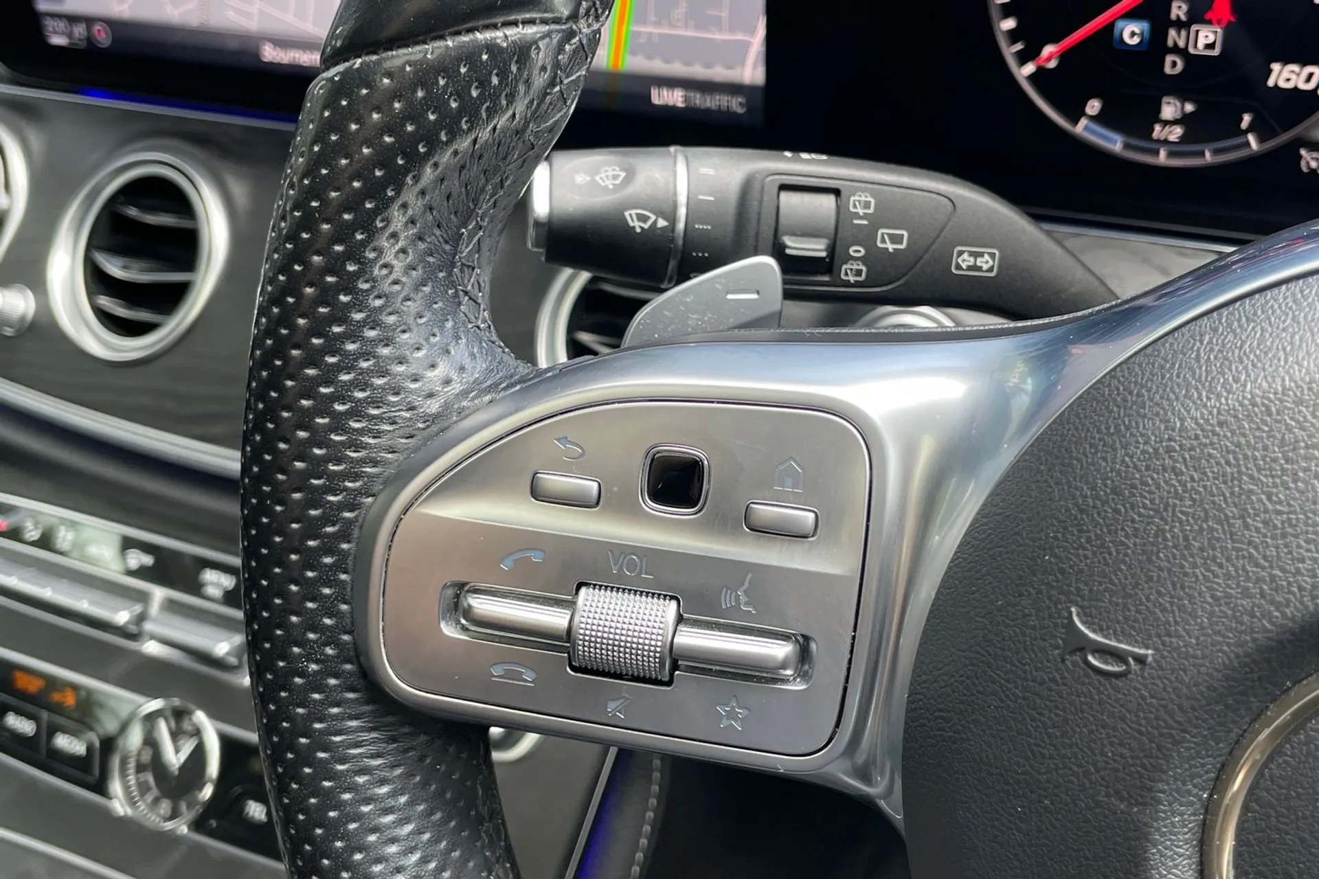 MERCEDES-BENZ E CLASS thumbnail image number 57