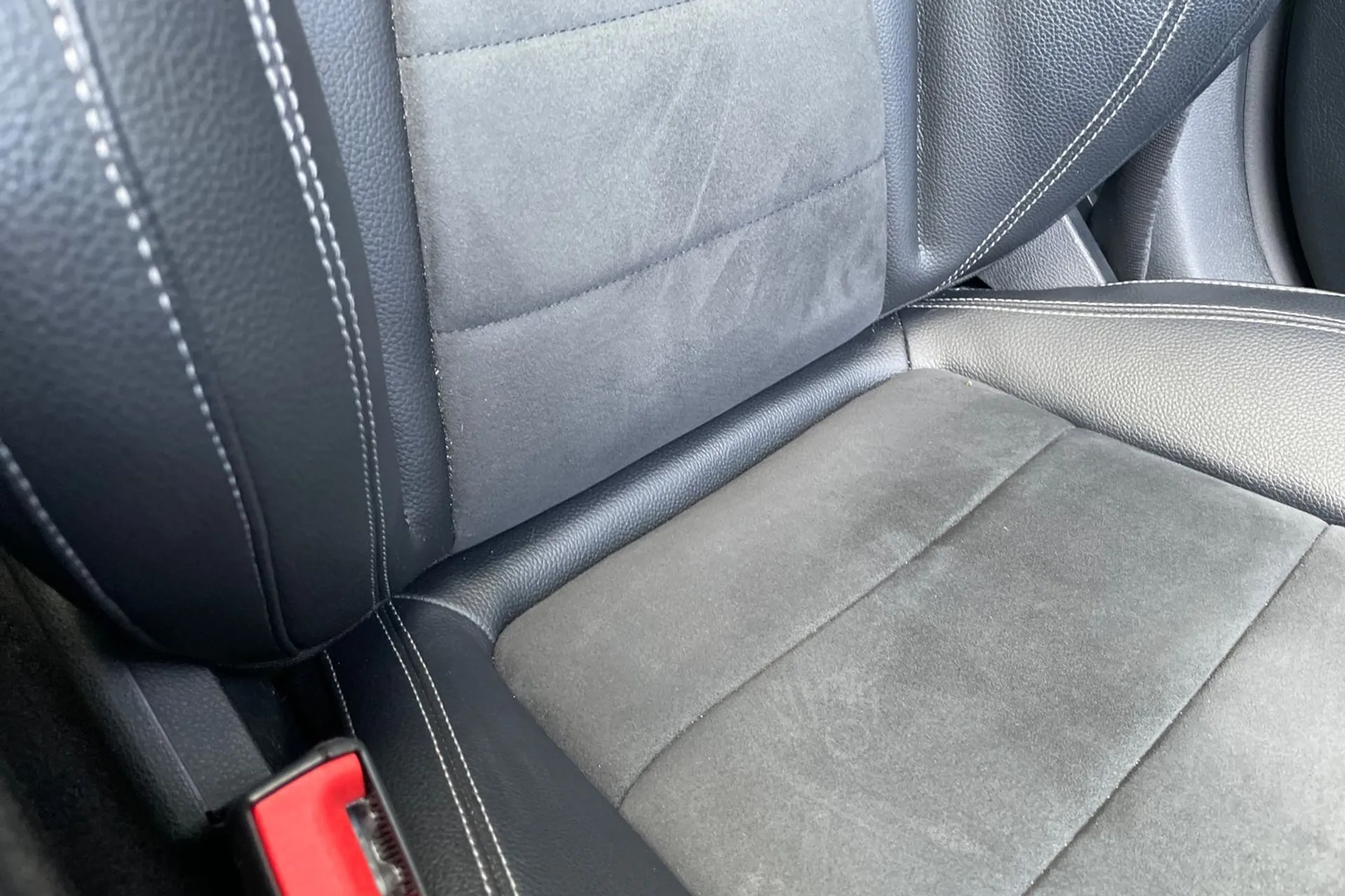 MERCEDES-BENZ E CLASS thumbnail image number 45