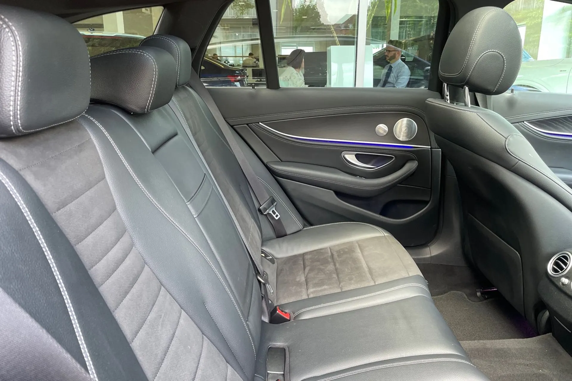 MERCEDES-BENZ E CLASS thumbnail image number 22