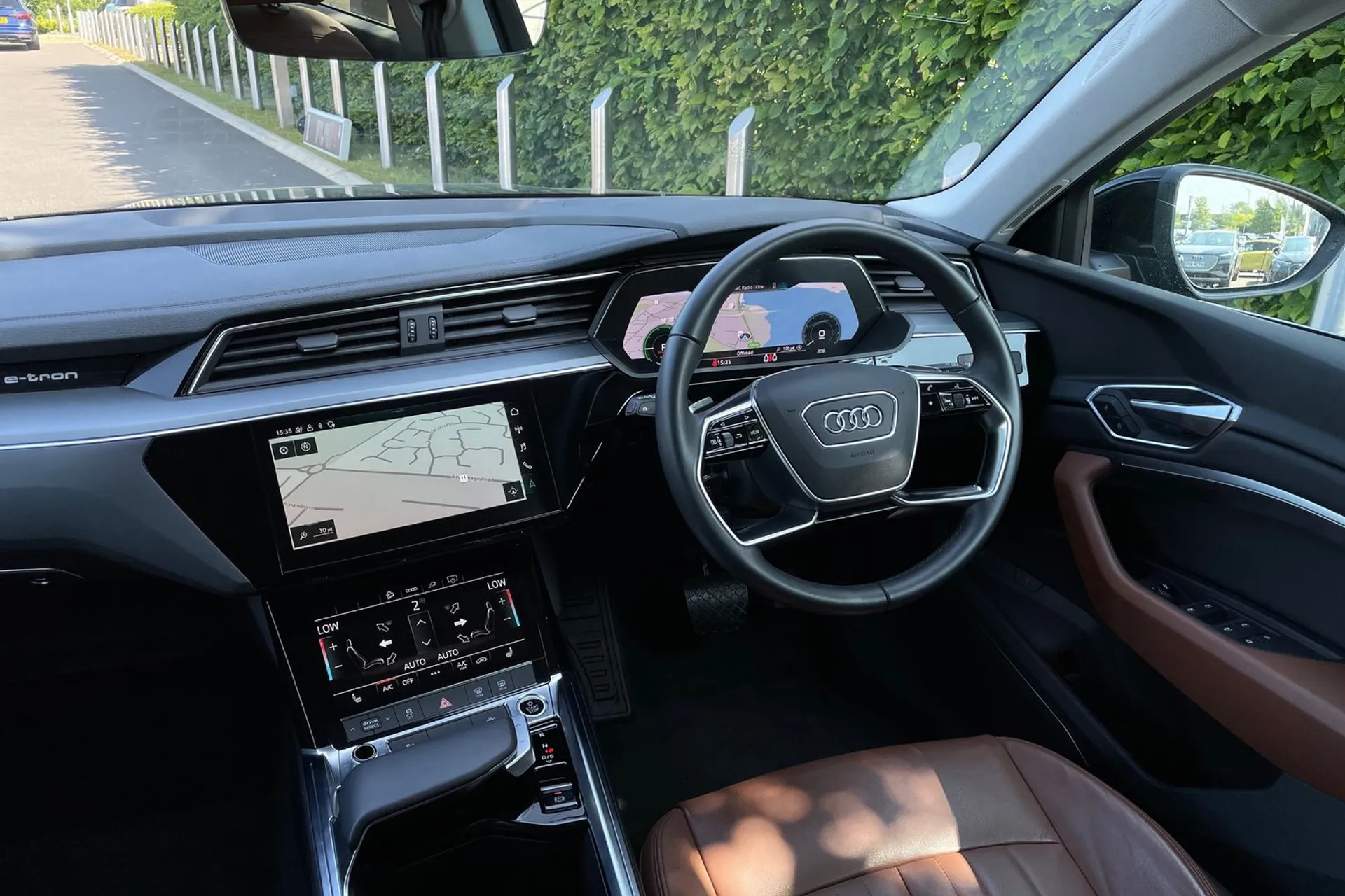 Audi e-tron thumbnail image number 35