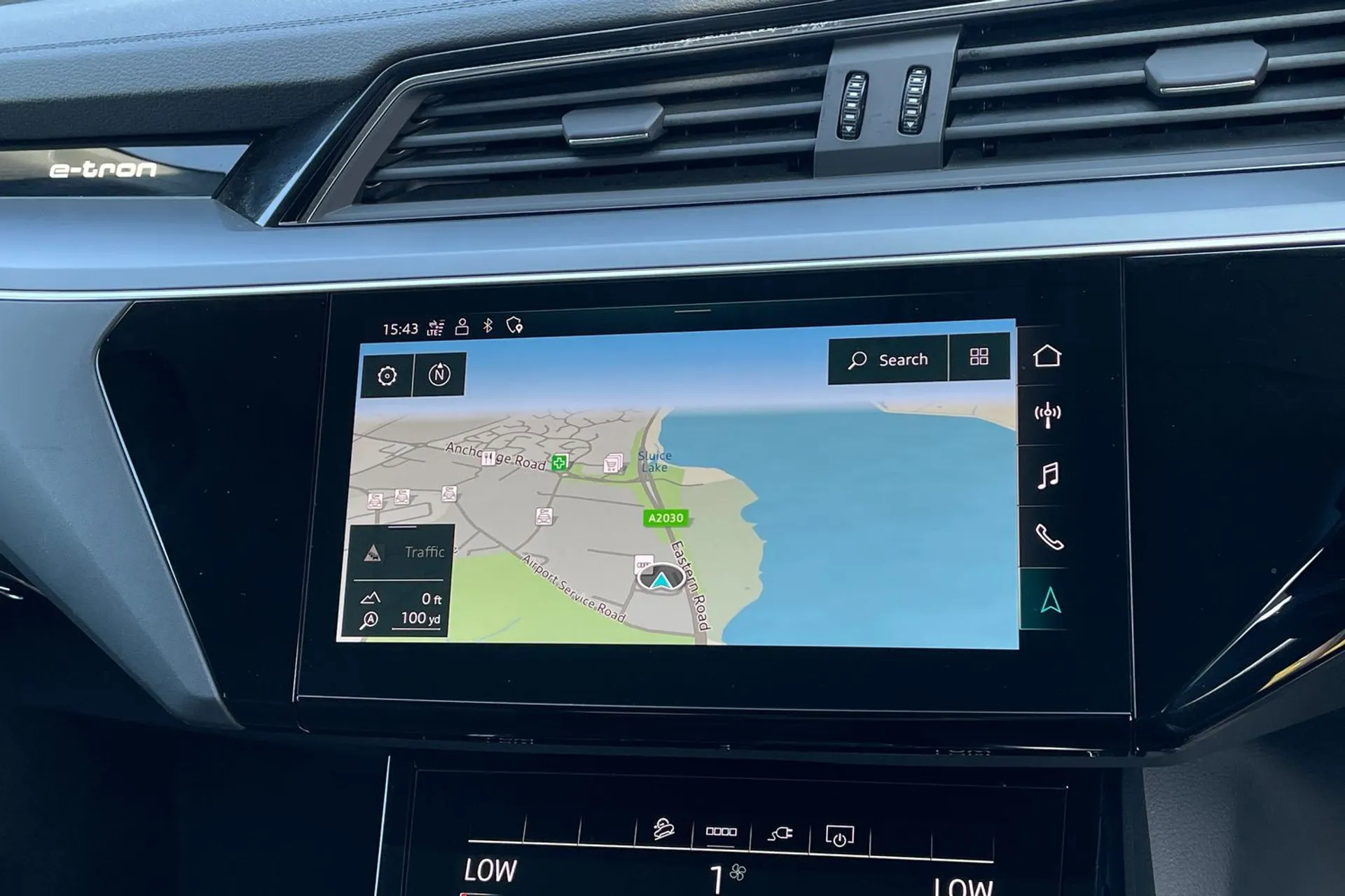 Audi e-tron thumbnail image number 4