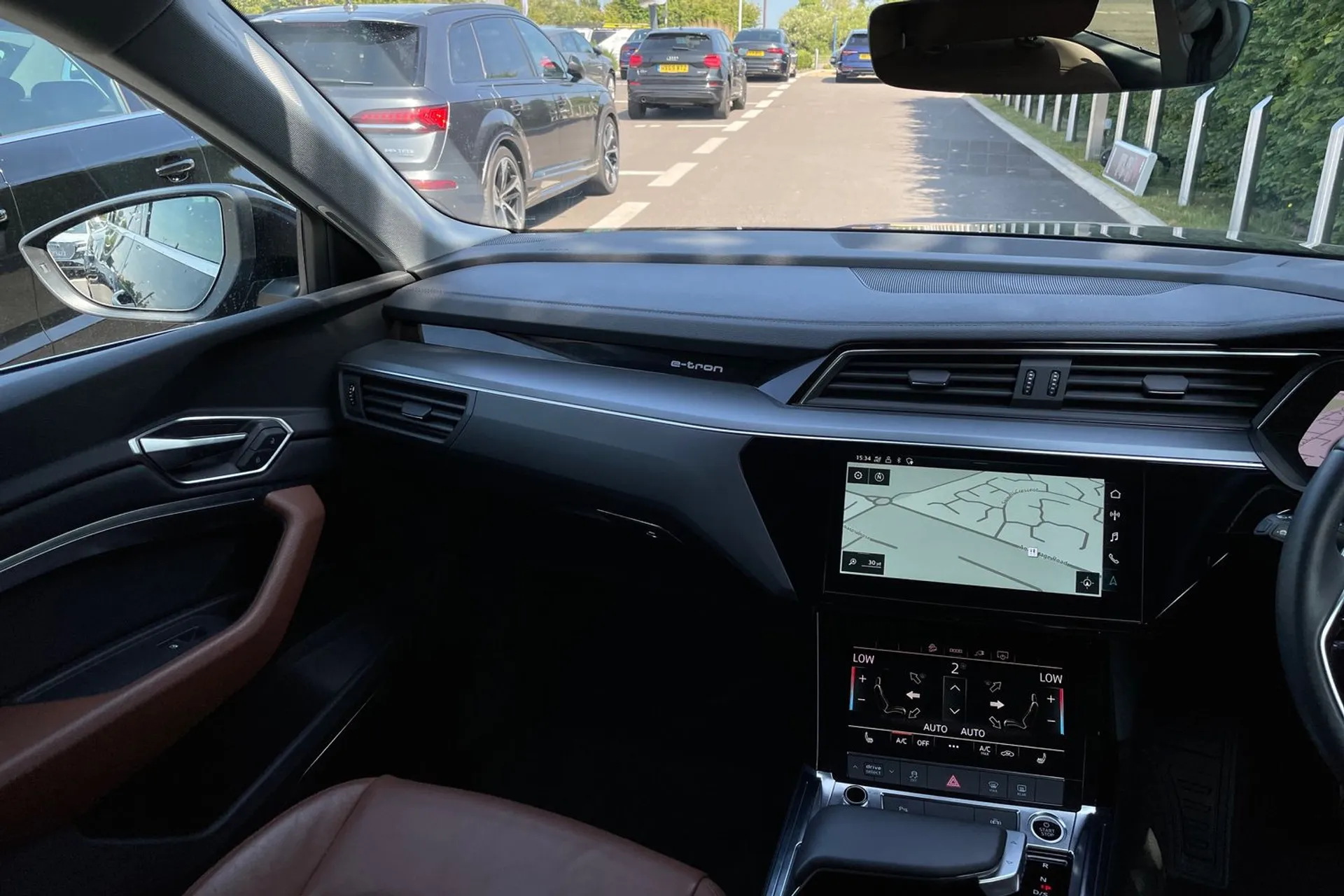Audi e-tron thumbnail image number 34