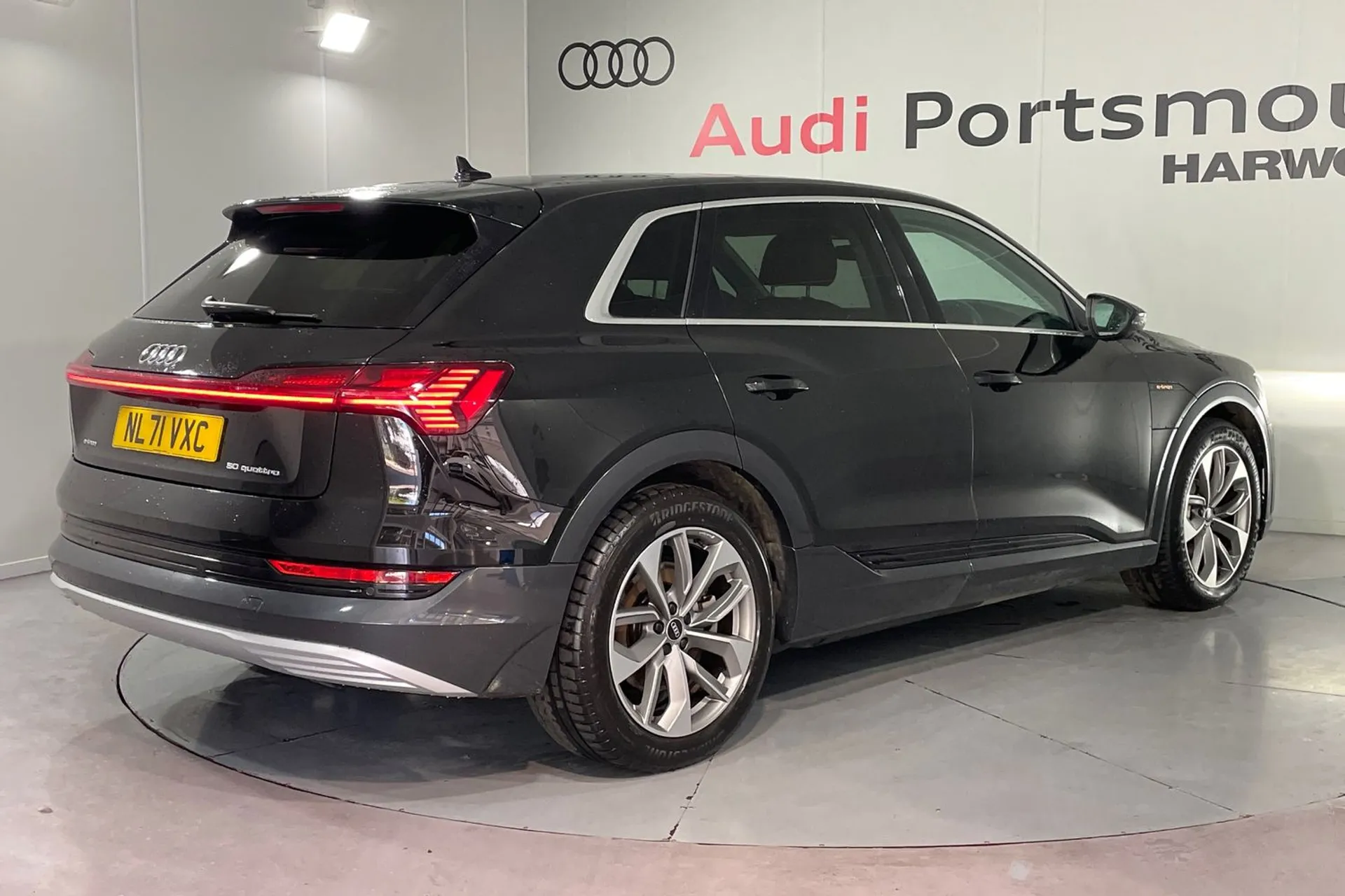 Audi e-tron thumbnail image number 7