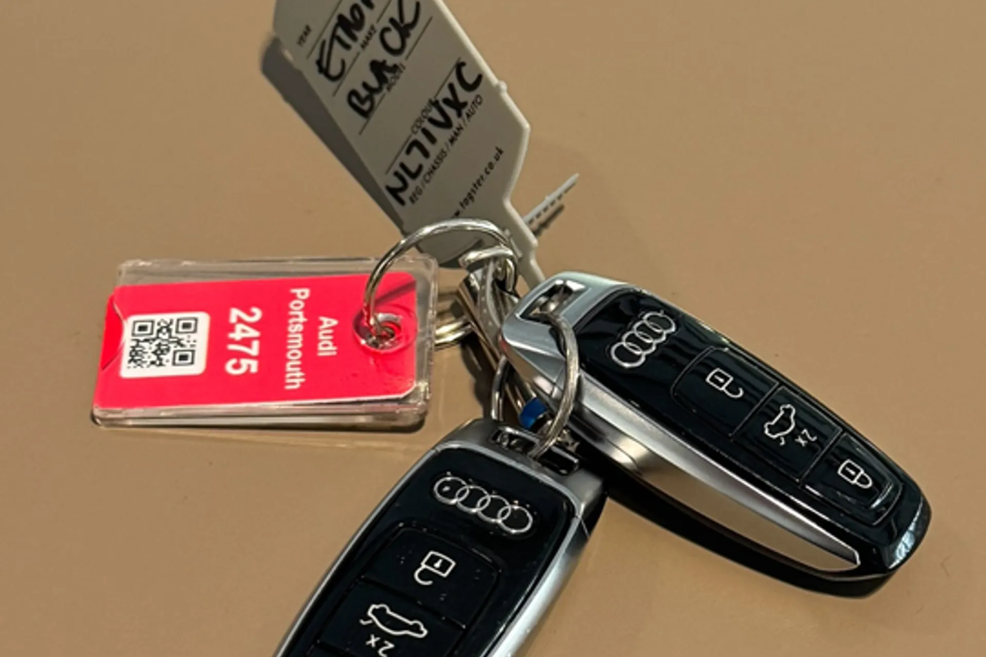 Audi e-tron thumbnail image number 42