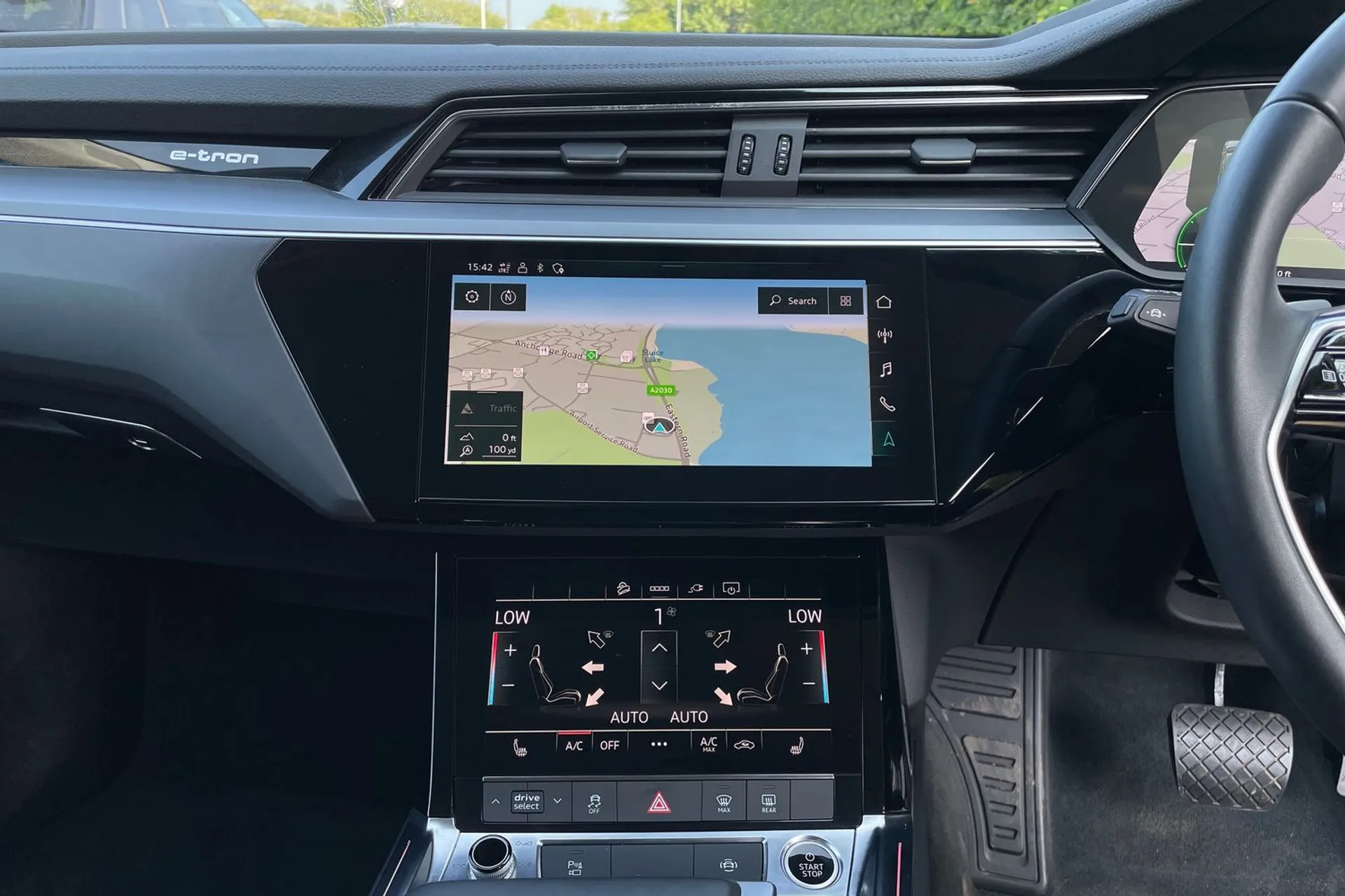 Audi e-tron thumbnail image number 37