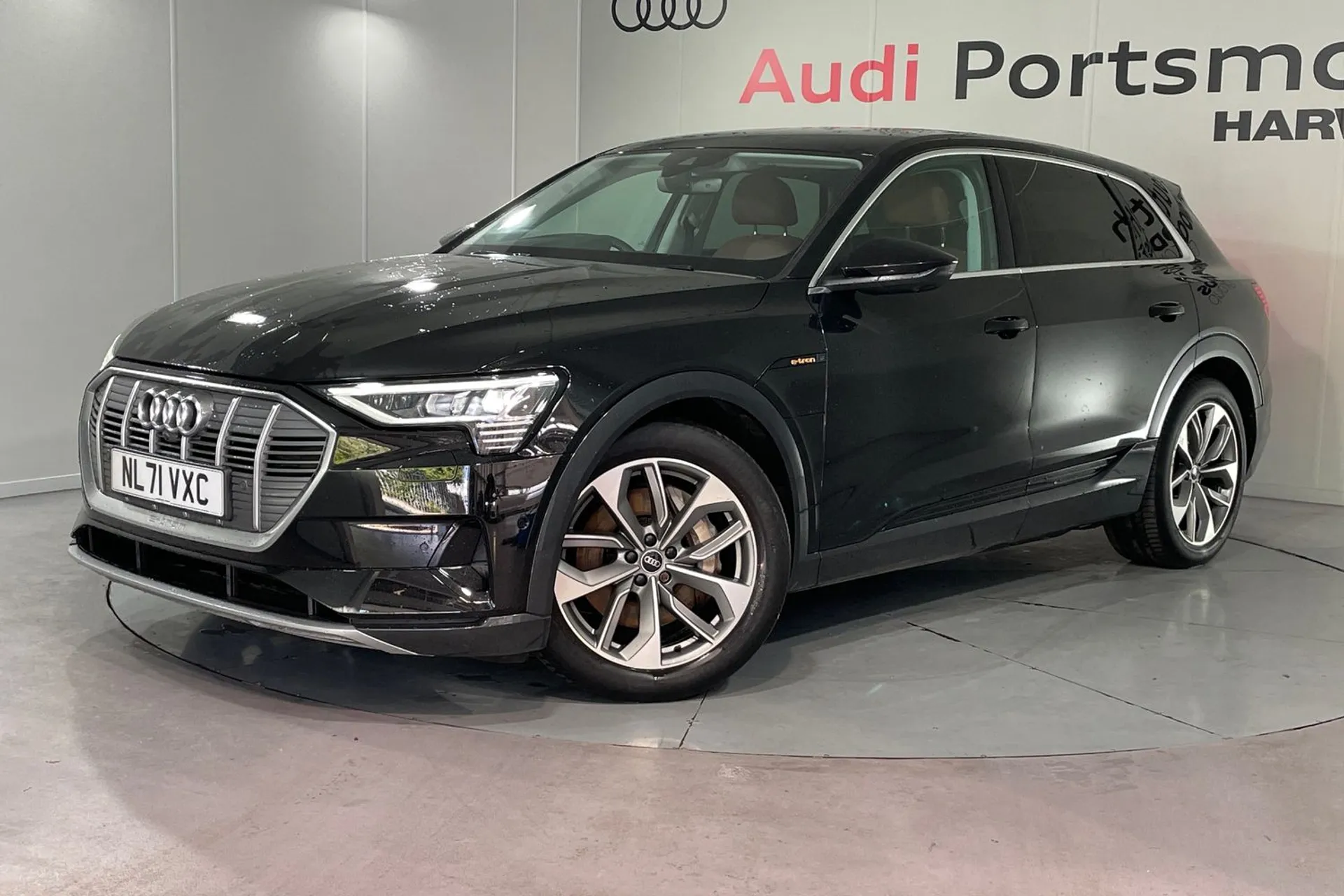 Audi e-tron thumbnail image number 11