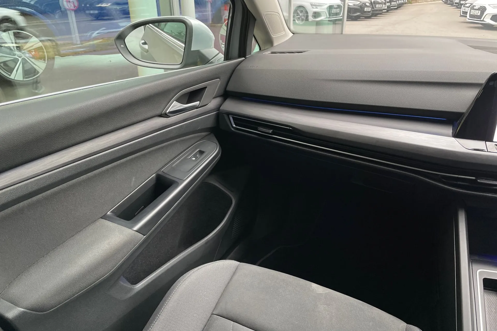 VOLKSWAGEN GOLF thumbnail image number 32