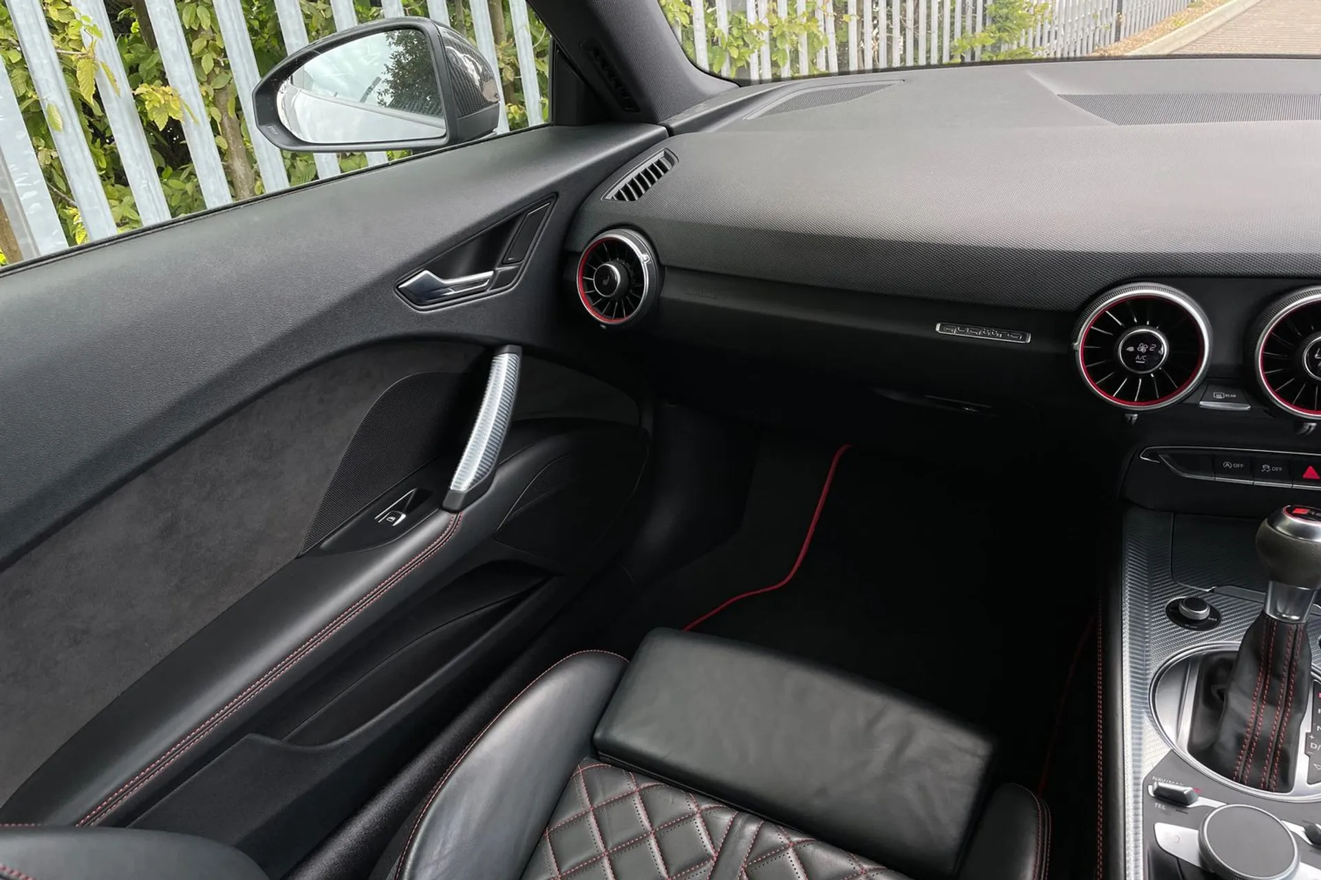 Audi TT thumbnail image number 33