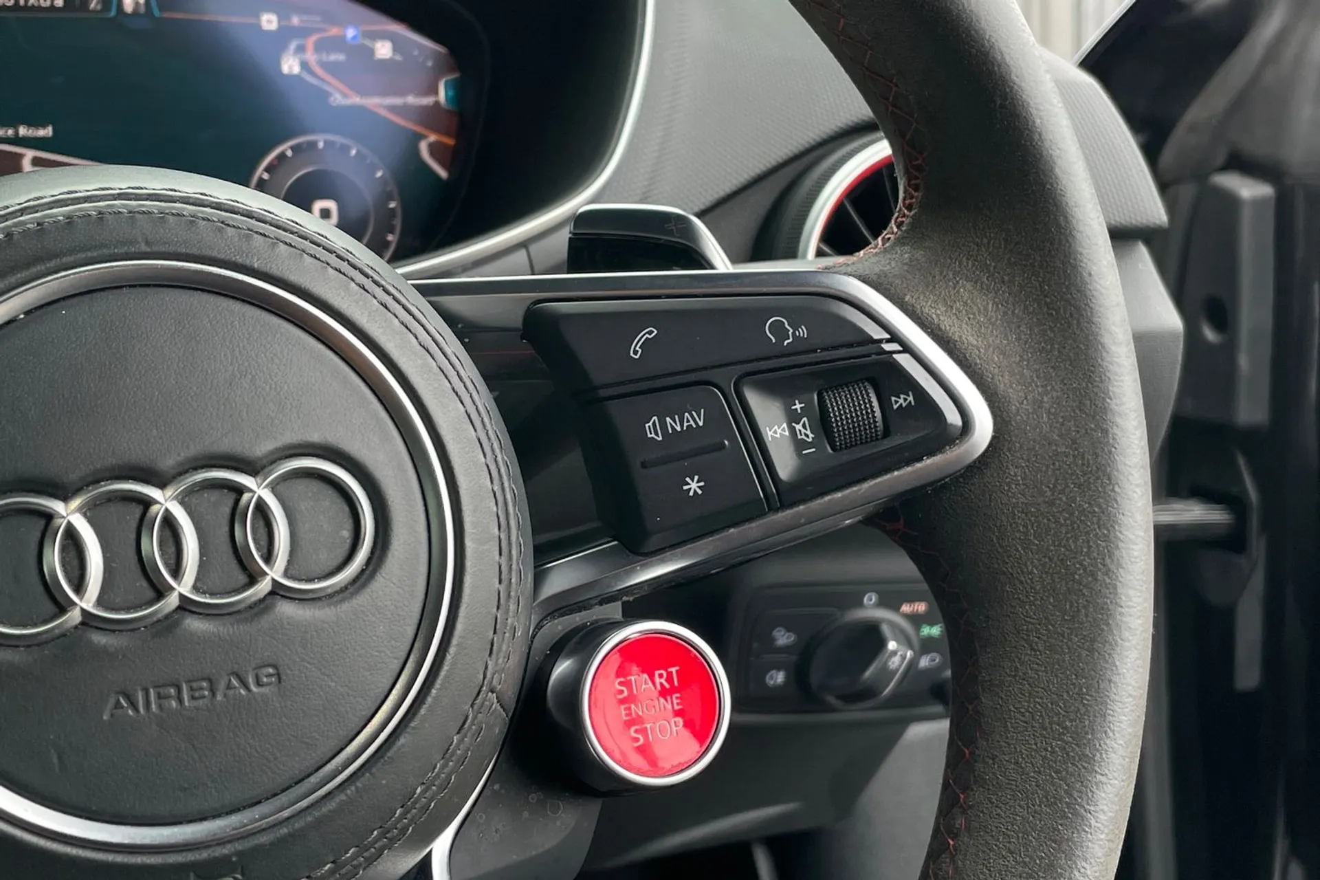 Audi TT thumbnail image number 38