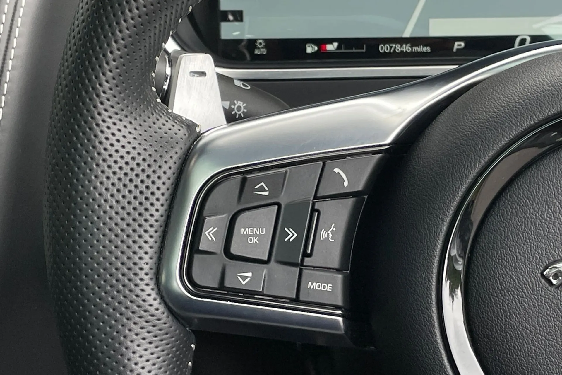 Jaguar F-TYPE thumbnail image number 50