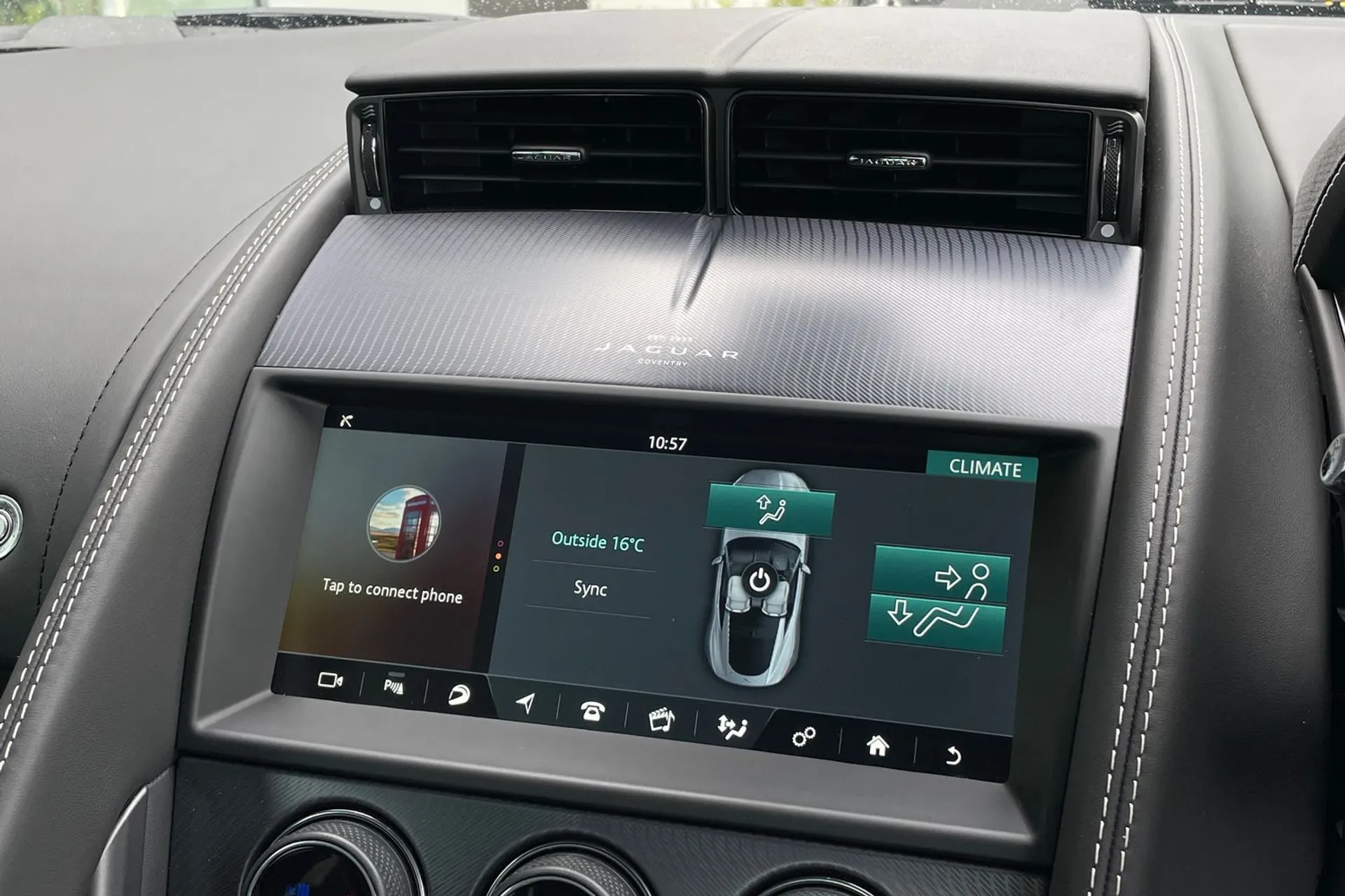 Jaguar F-TYPE thumbnail image number 11