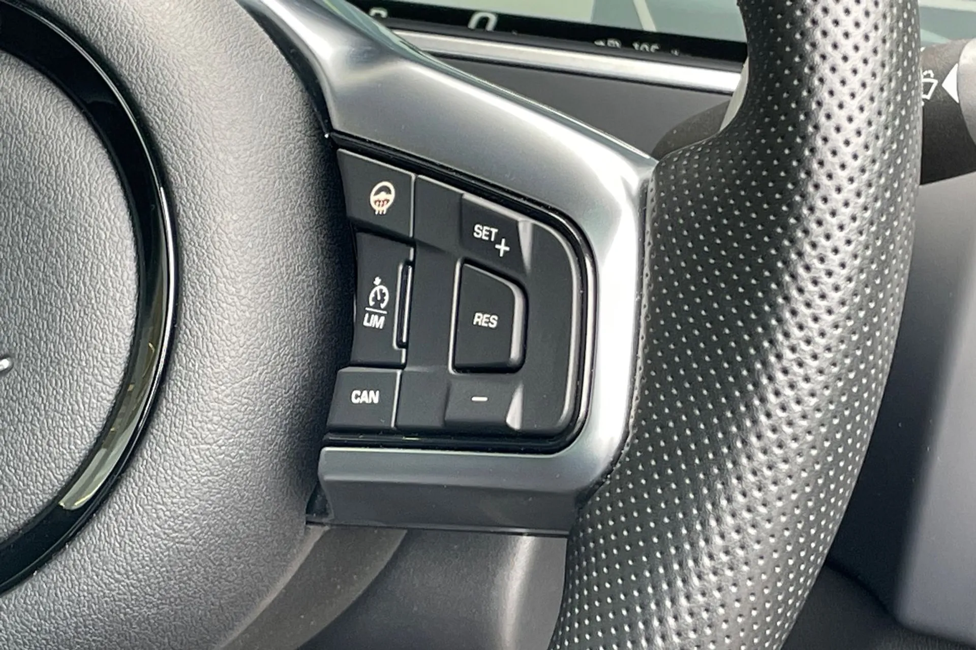 Jaguar F-TYPE thumbnail image number 42