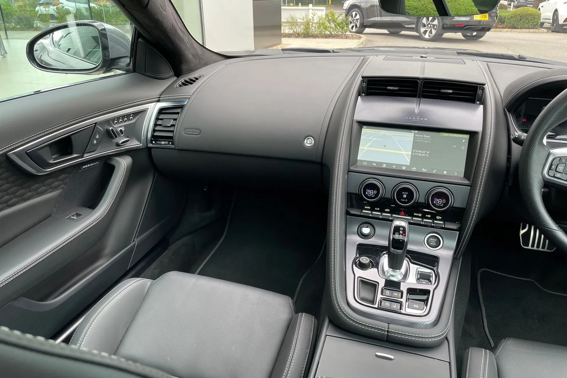 Jaguar F-TYPE thumbnail image number 20