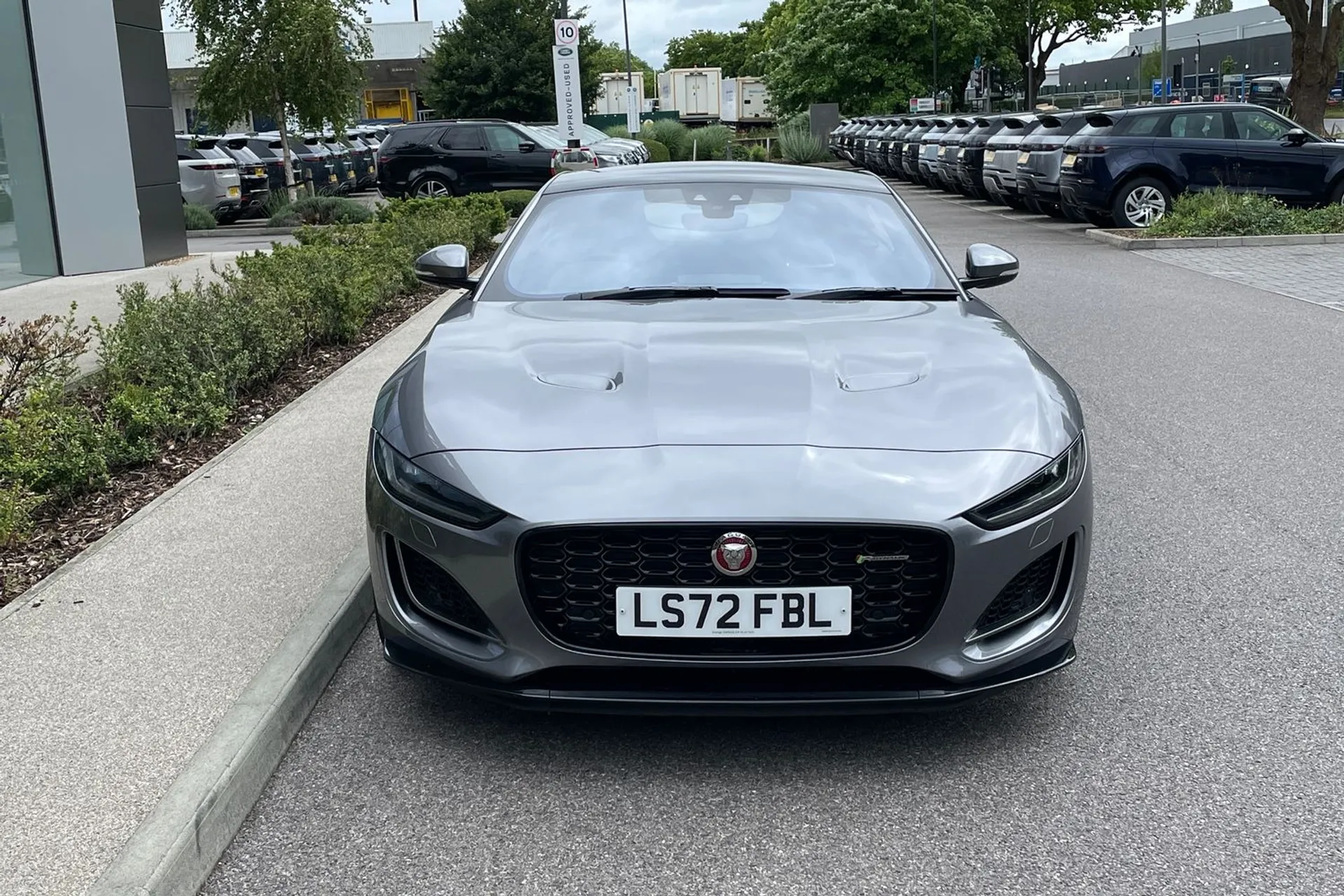 Jaguar F-TYPE thumbnail image number 18