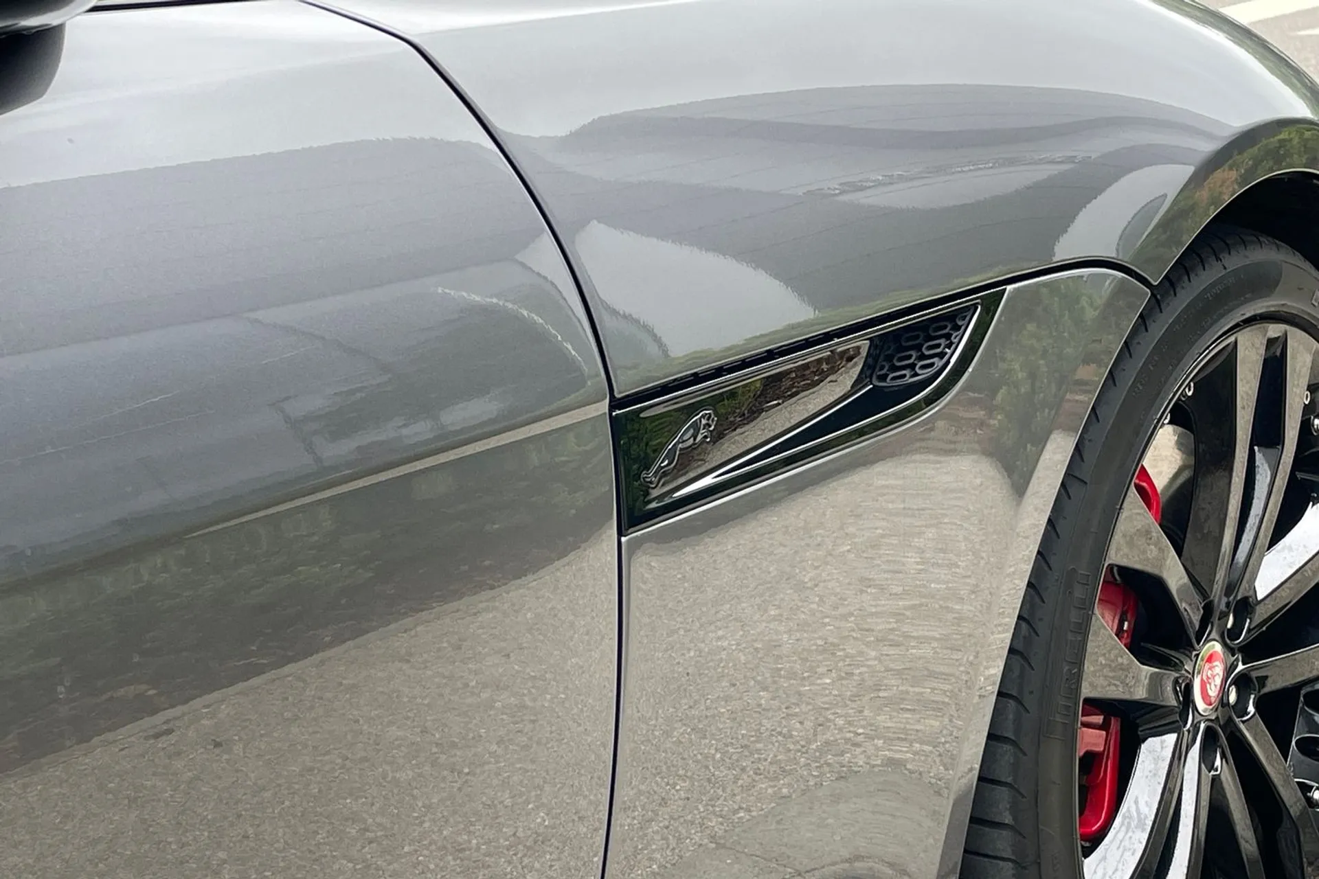 Jaguar F-TYPE thumbnail image number 48