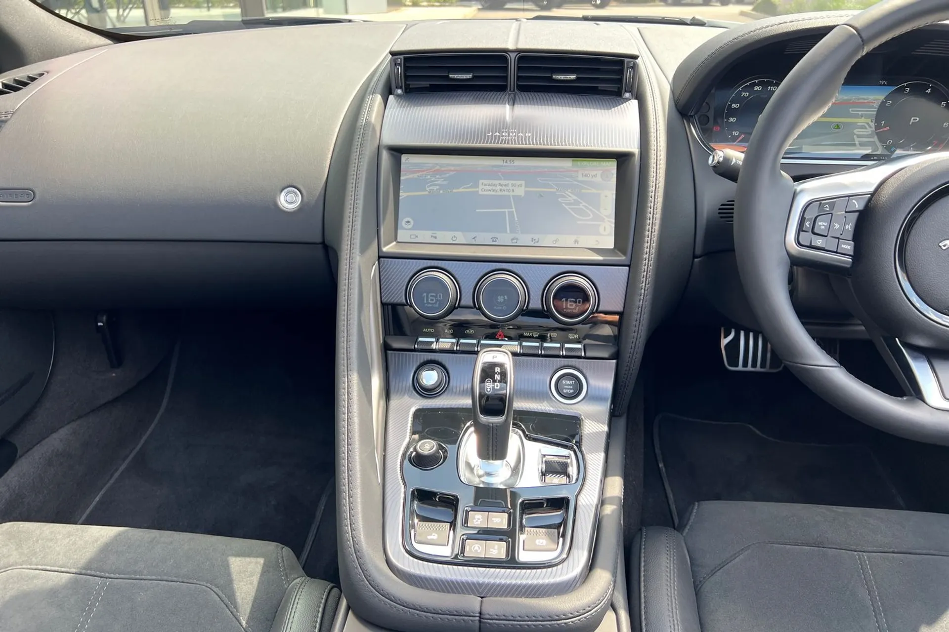 Jaguar F-TYPE thumbnail image number 25
