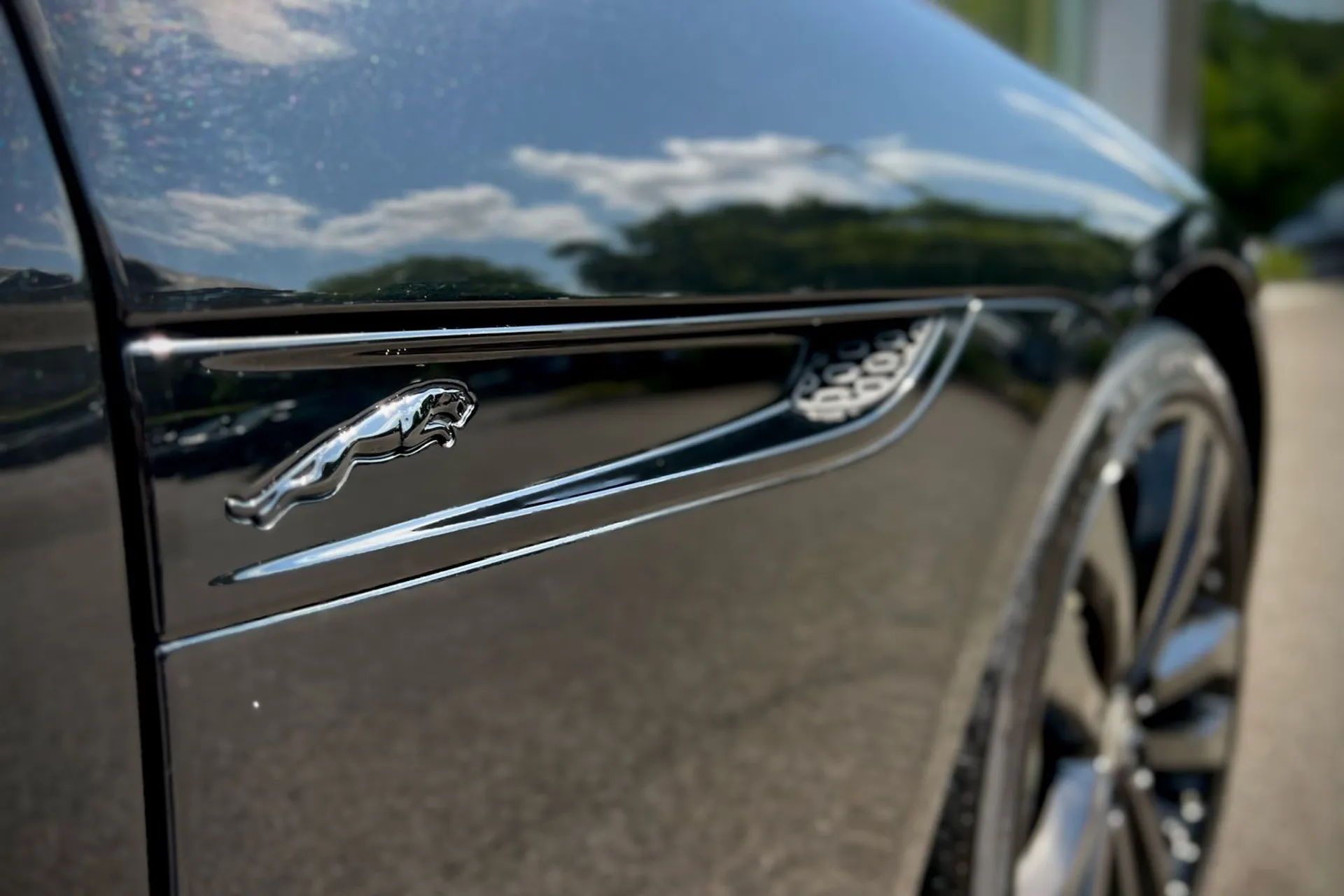 Jaguar F-TYPE thumbnail image number 14