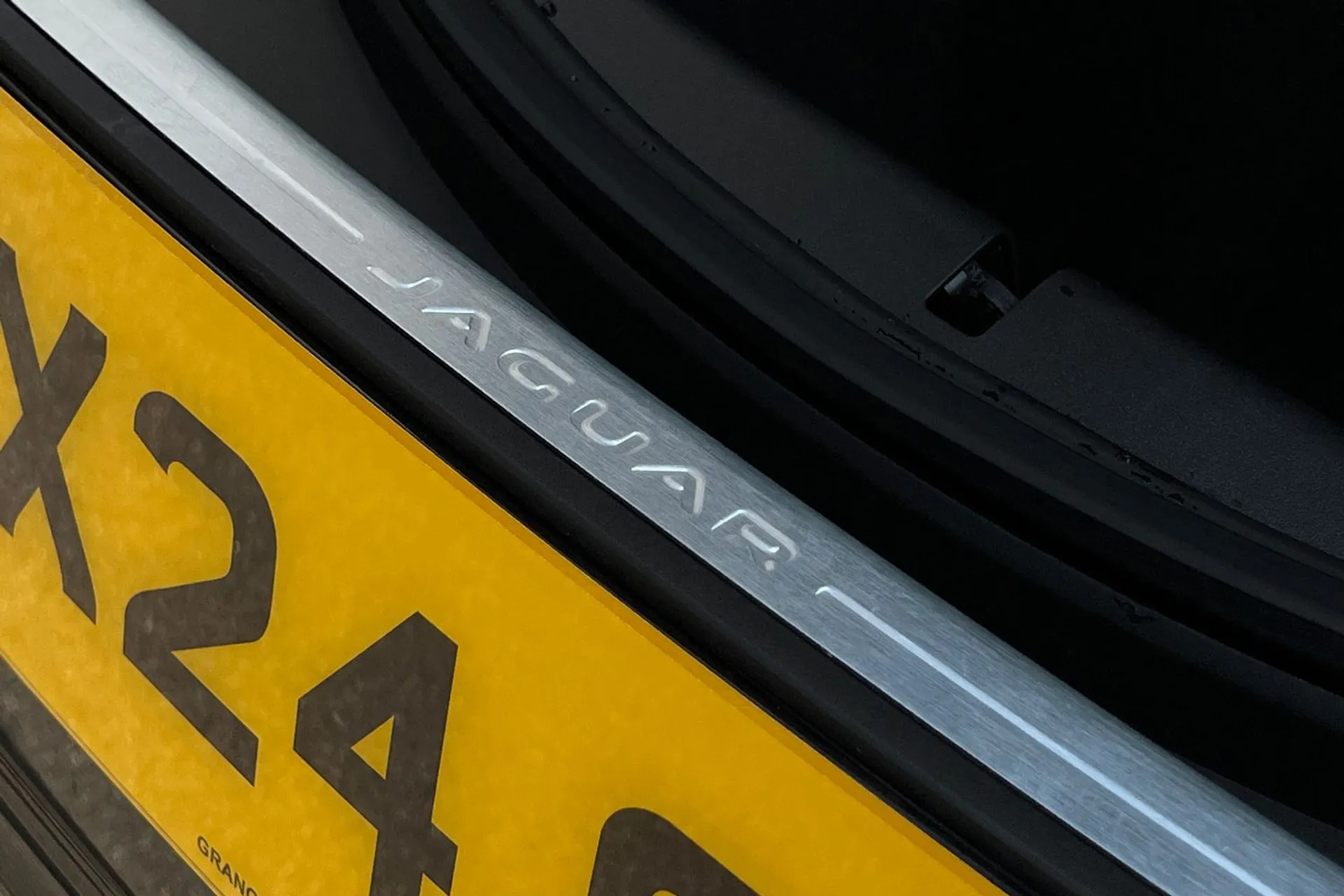 Jaguar F-TYPE thumbnail image number 30