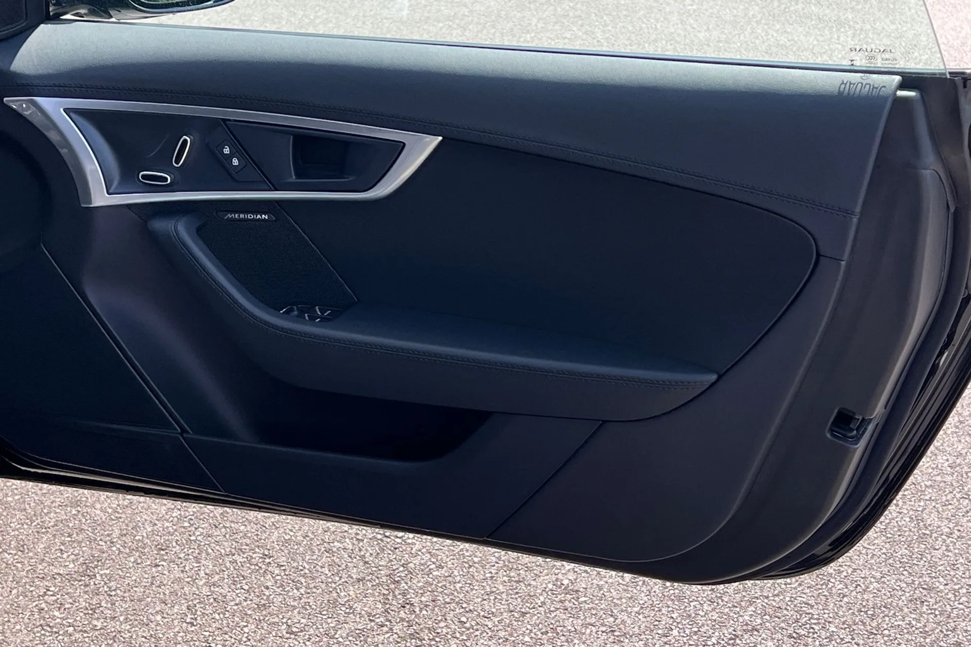 Jaguar F-TYPE thumbnail image number 50