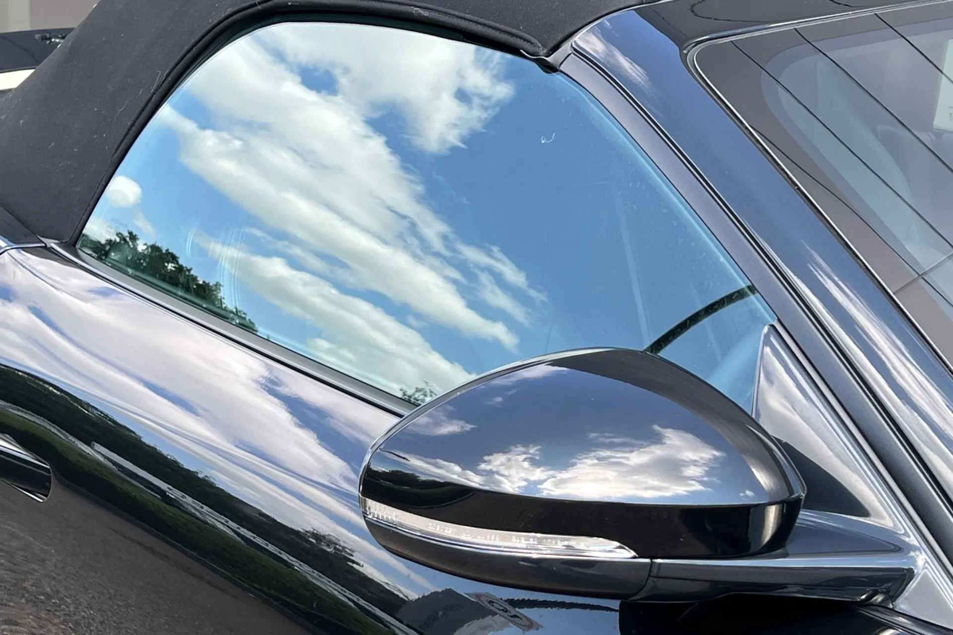 Jaguar F-TYPE thumbnail image number 19