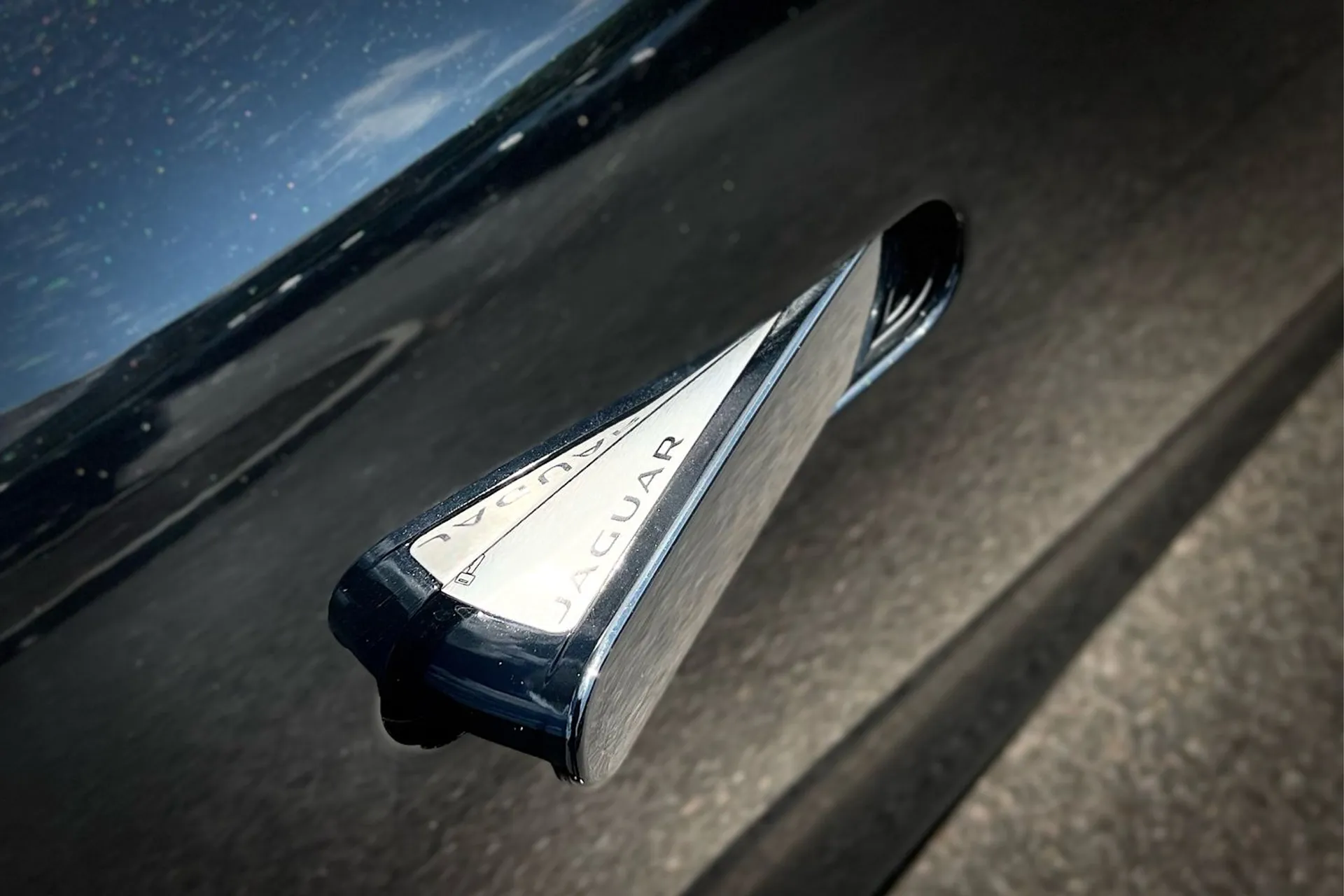 Jaguar F-TYPE thumbnail image number 21