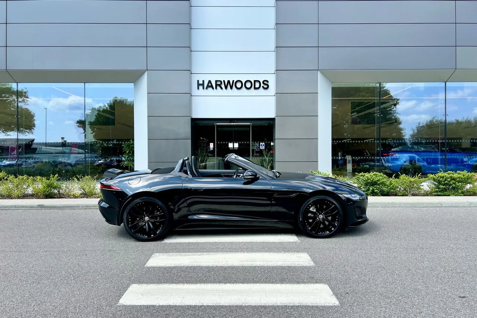 Jaguar F-TYPE thumbnail image number 51