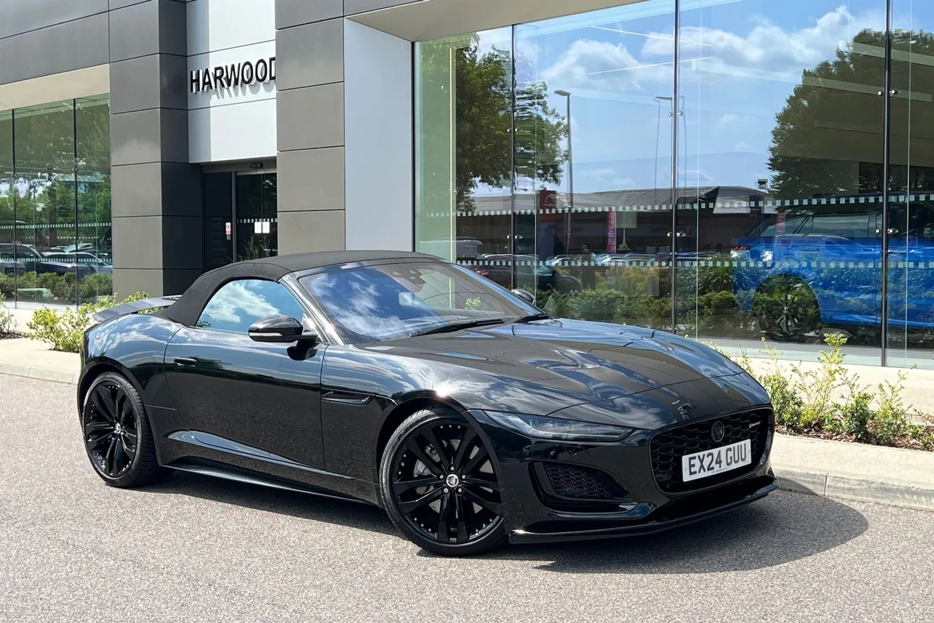 Jaguar F-TYPE thumbnail image number 2