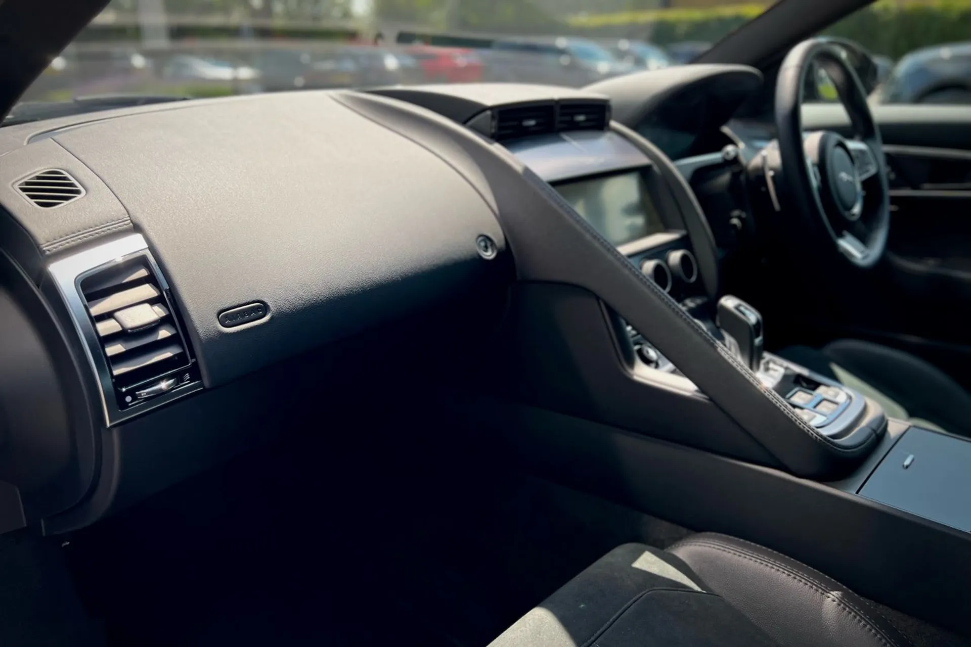 Jaguar F-TYPE thumbnail image number 40
