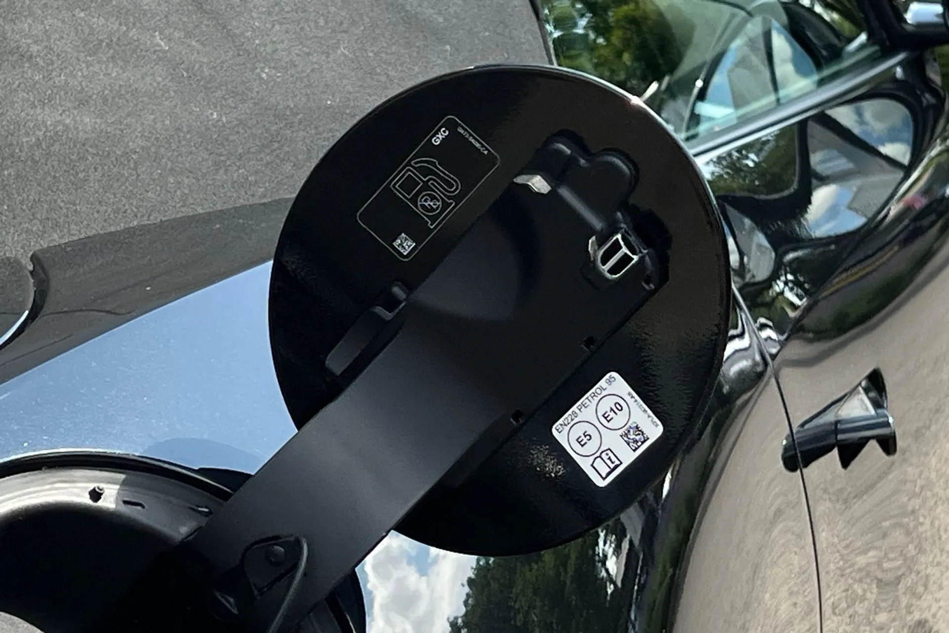 Jaguar F-TYPE thumbnail image number 57