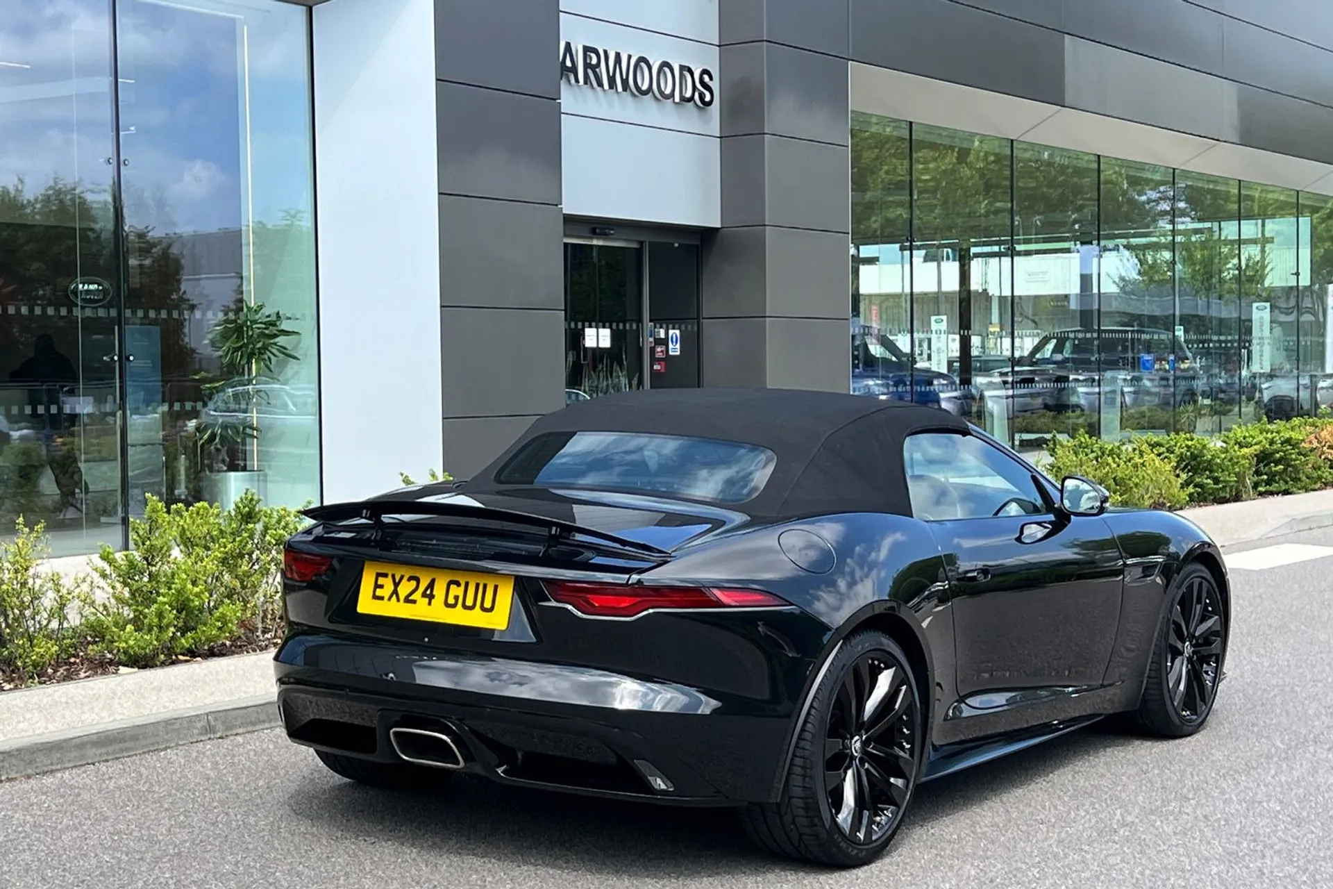 Jaguar F-TYPE thumbnail image number 11