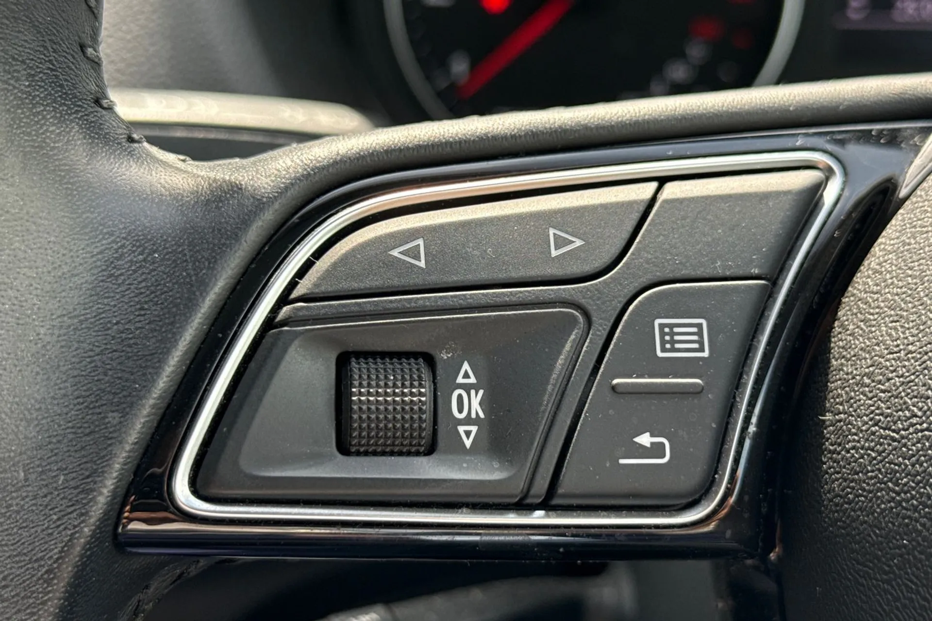 Audi Q2 thumbnail image number 36
