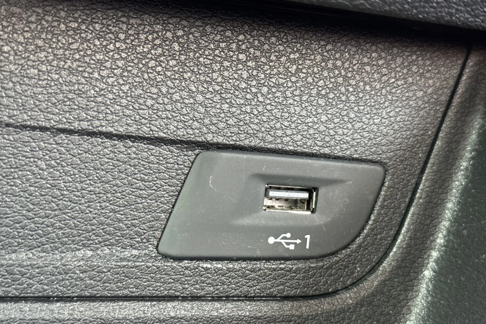 Audi Q2 thumbnail image number 44