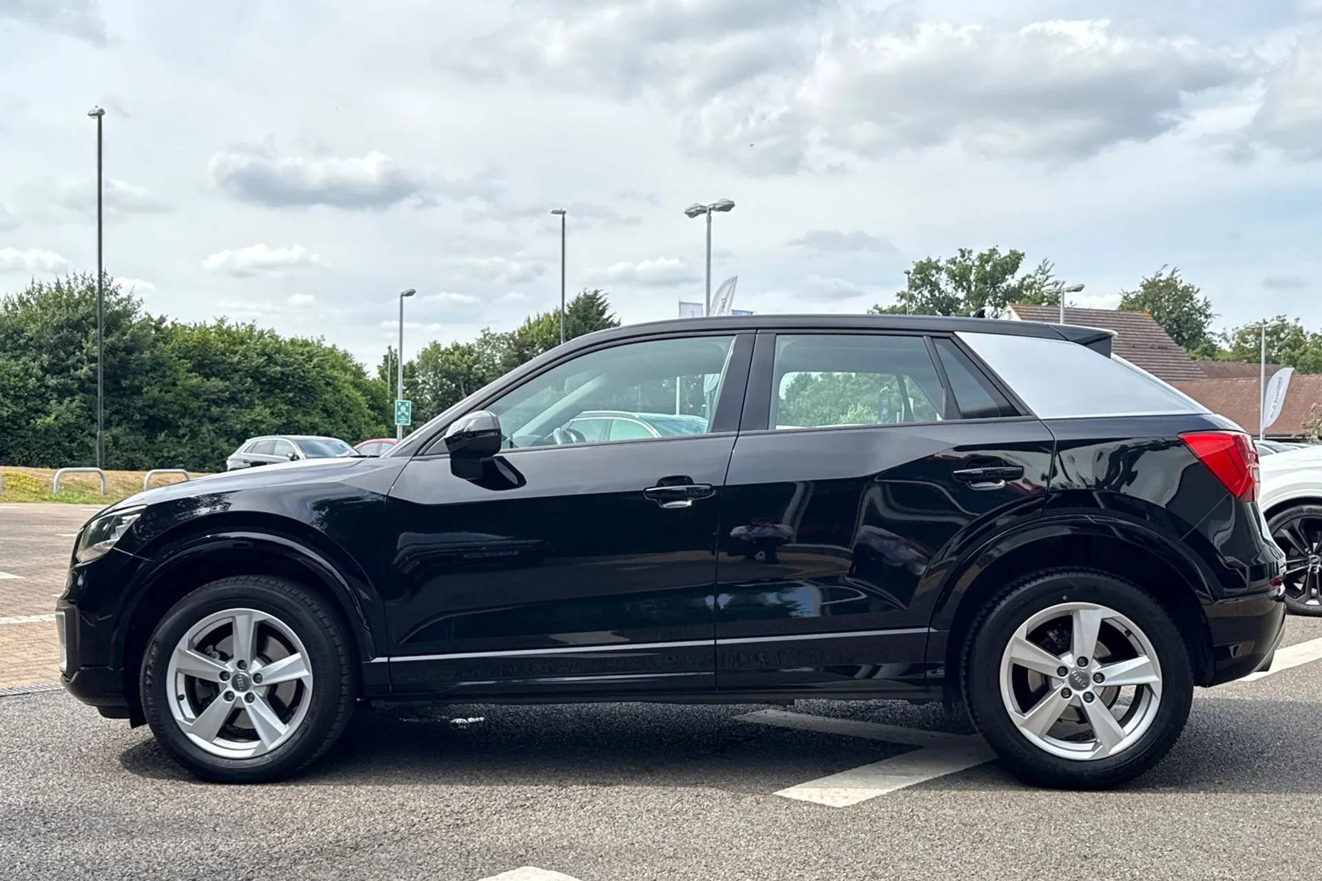 Audi Q2 thumbnail image number 9
