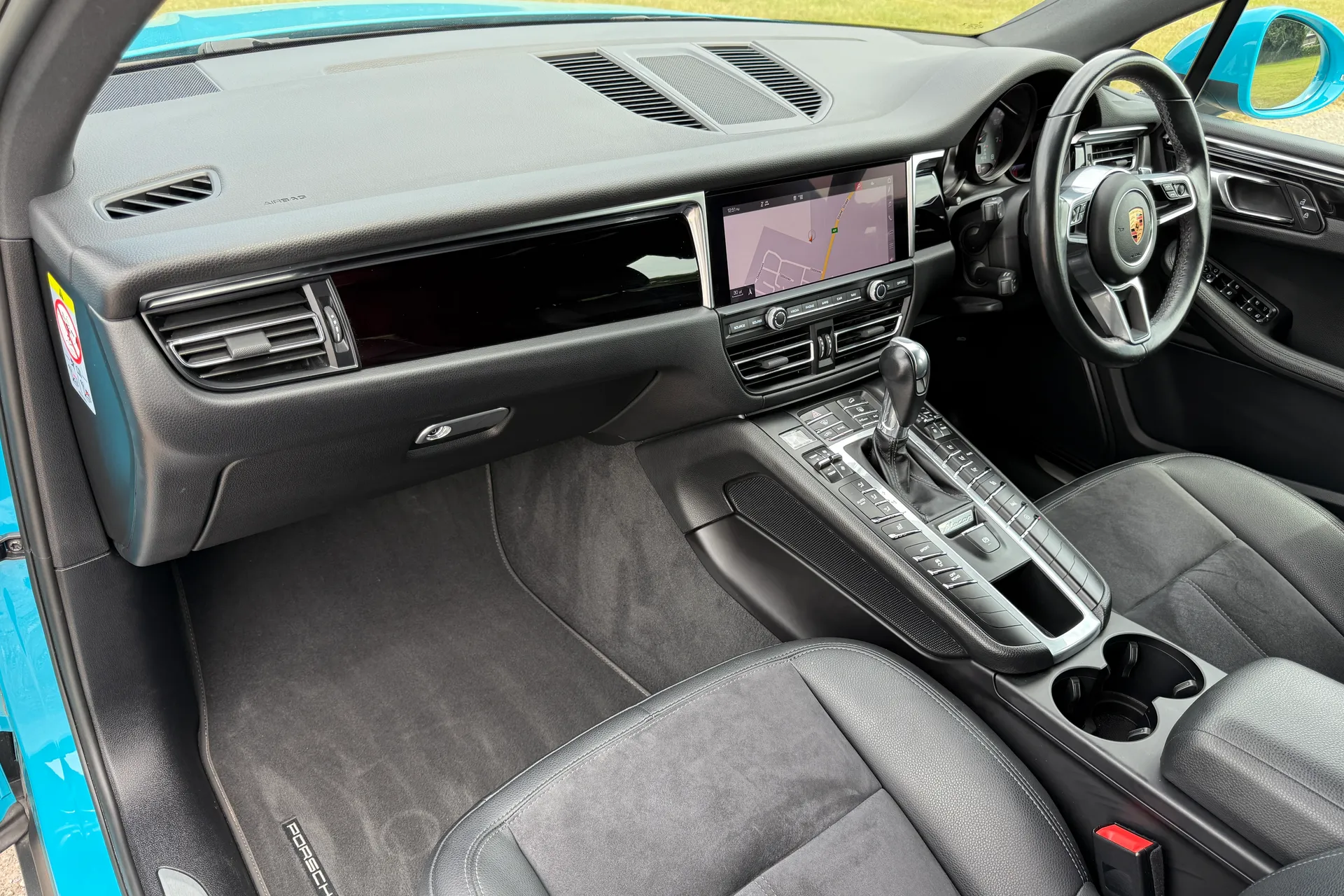 Porsche MACAN thumbnail image number 24
