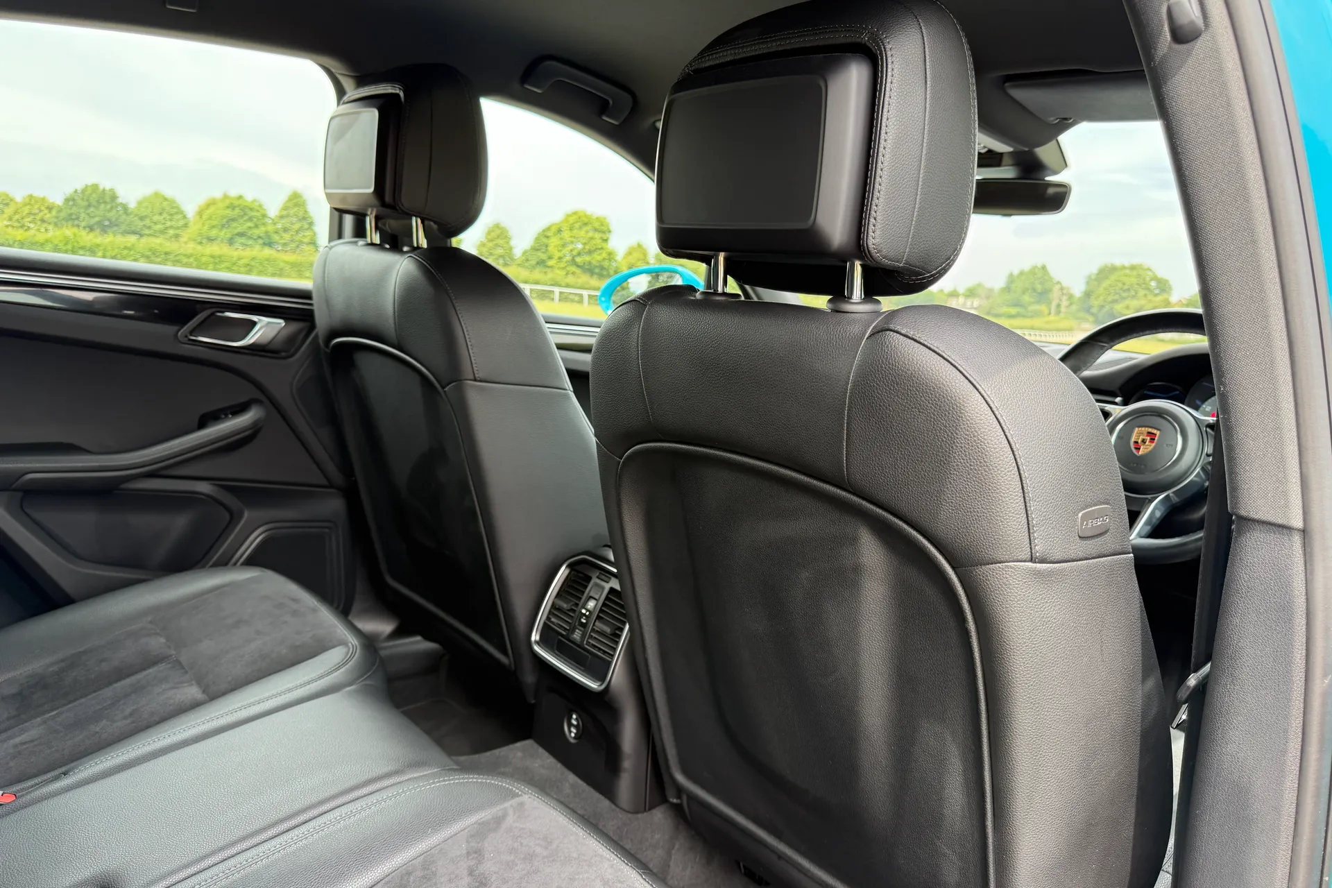 Porsche MACAN thumbnail image number 20