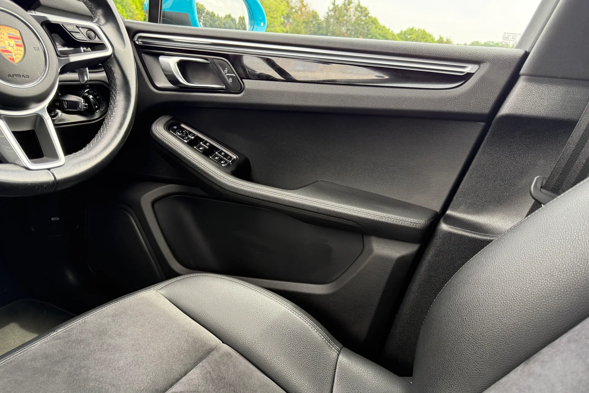 Porsche MACAN thumbnail image number 32