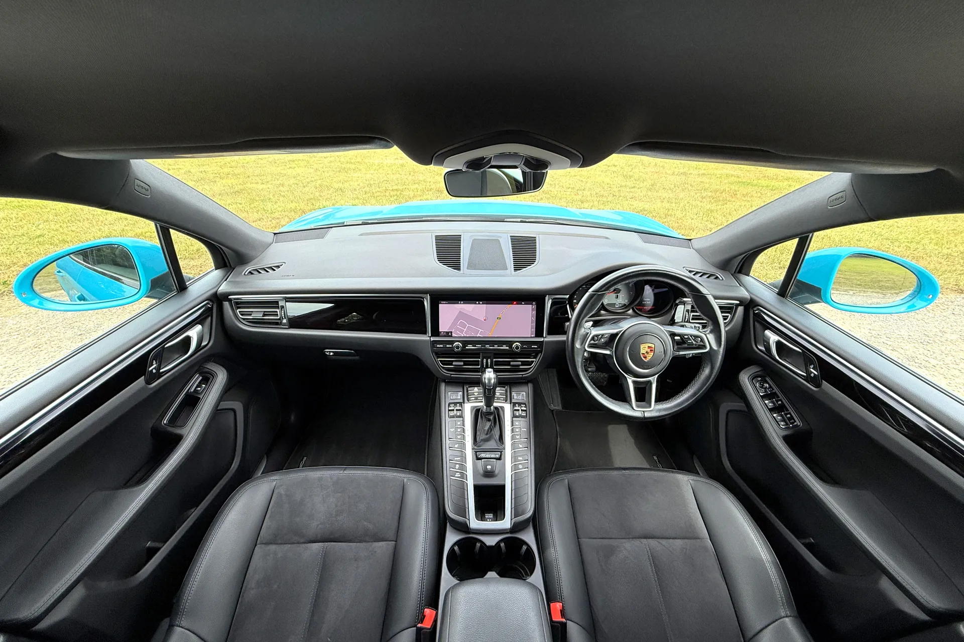 Porsche MACAN thumbnail image number 3