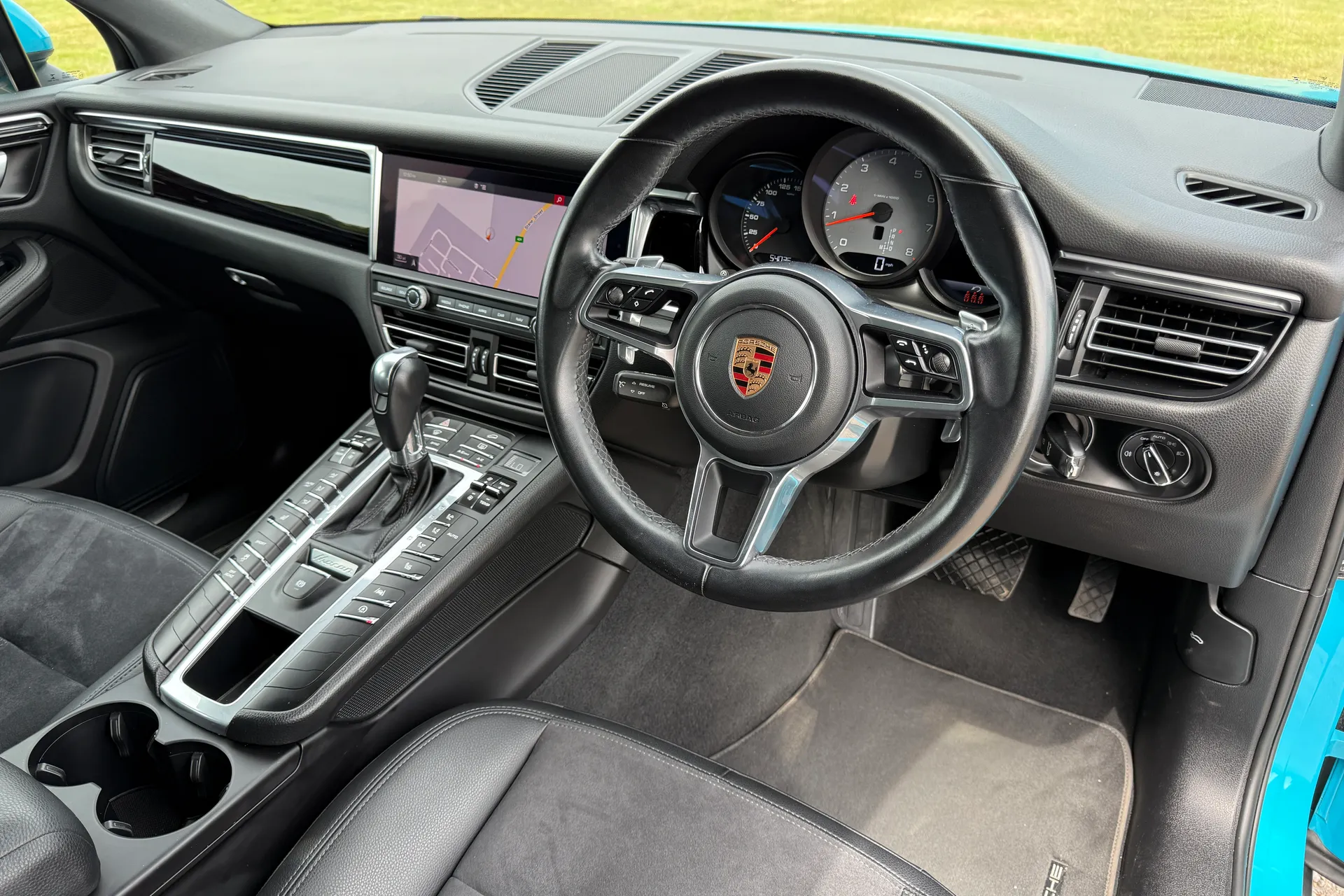 Porsche MACAN thumbnail image number 4