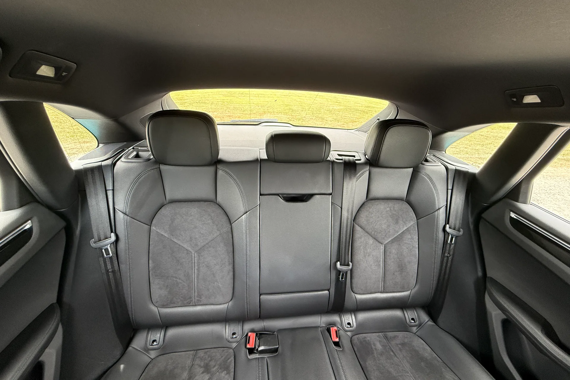 Porsche MACAN thumbnail image number 46