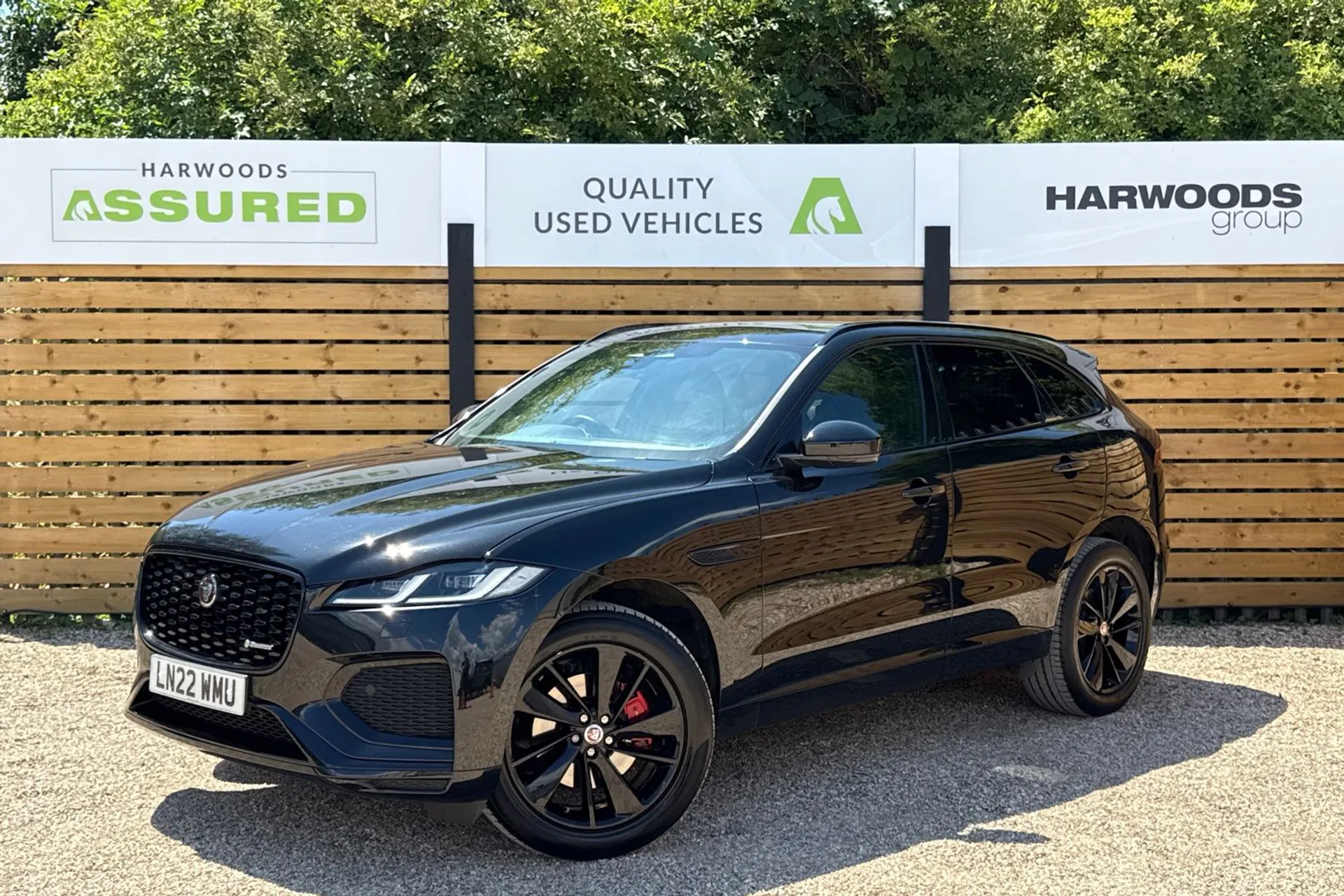 Jaguar F-PACE thumbnail image number 10