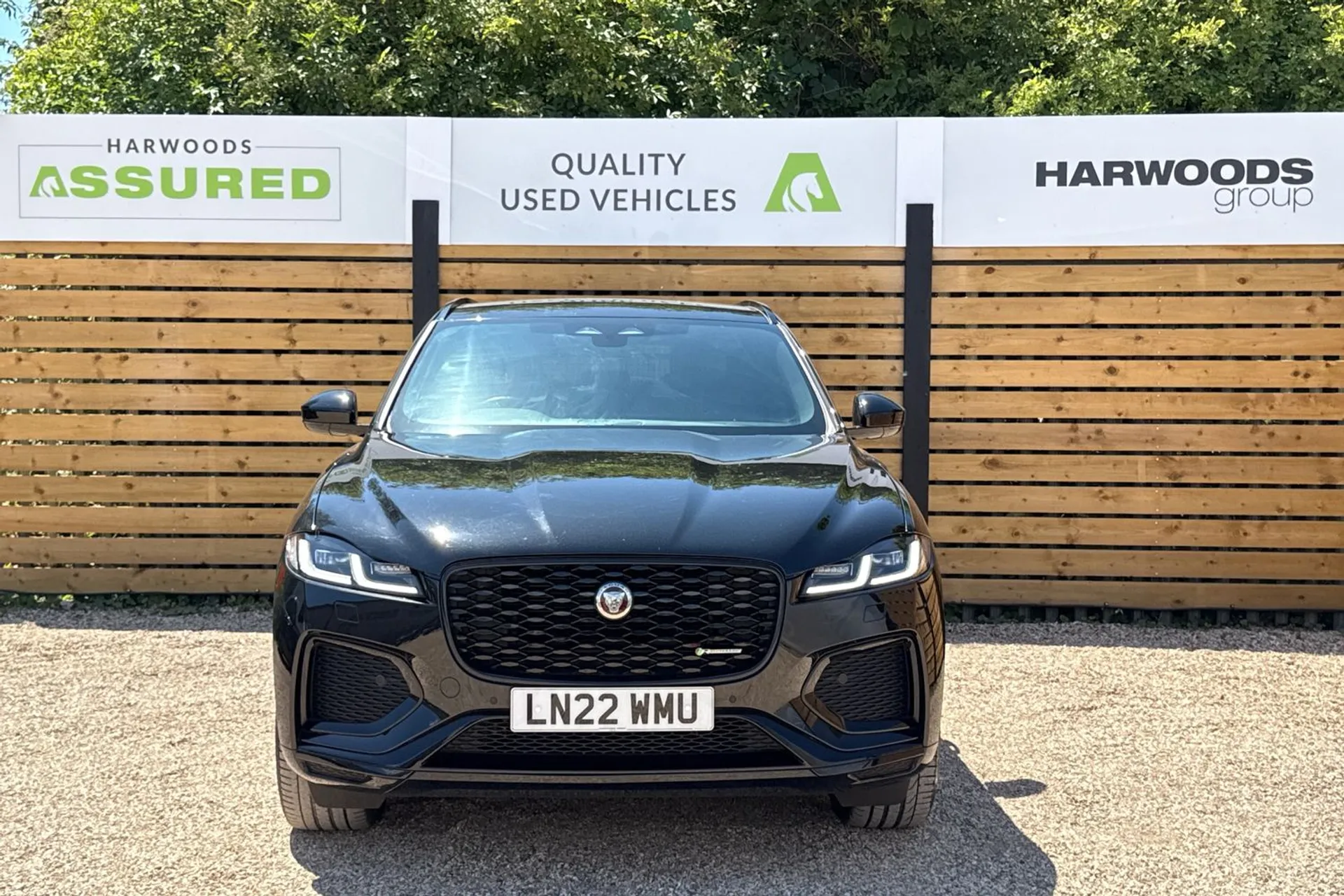 Jaguar F-PACE thumbnail image number 11