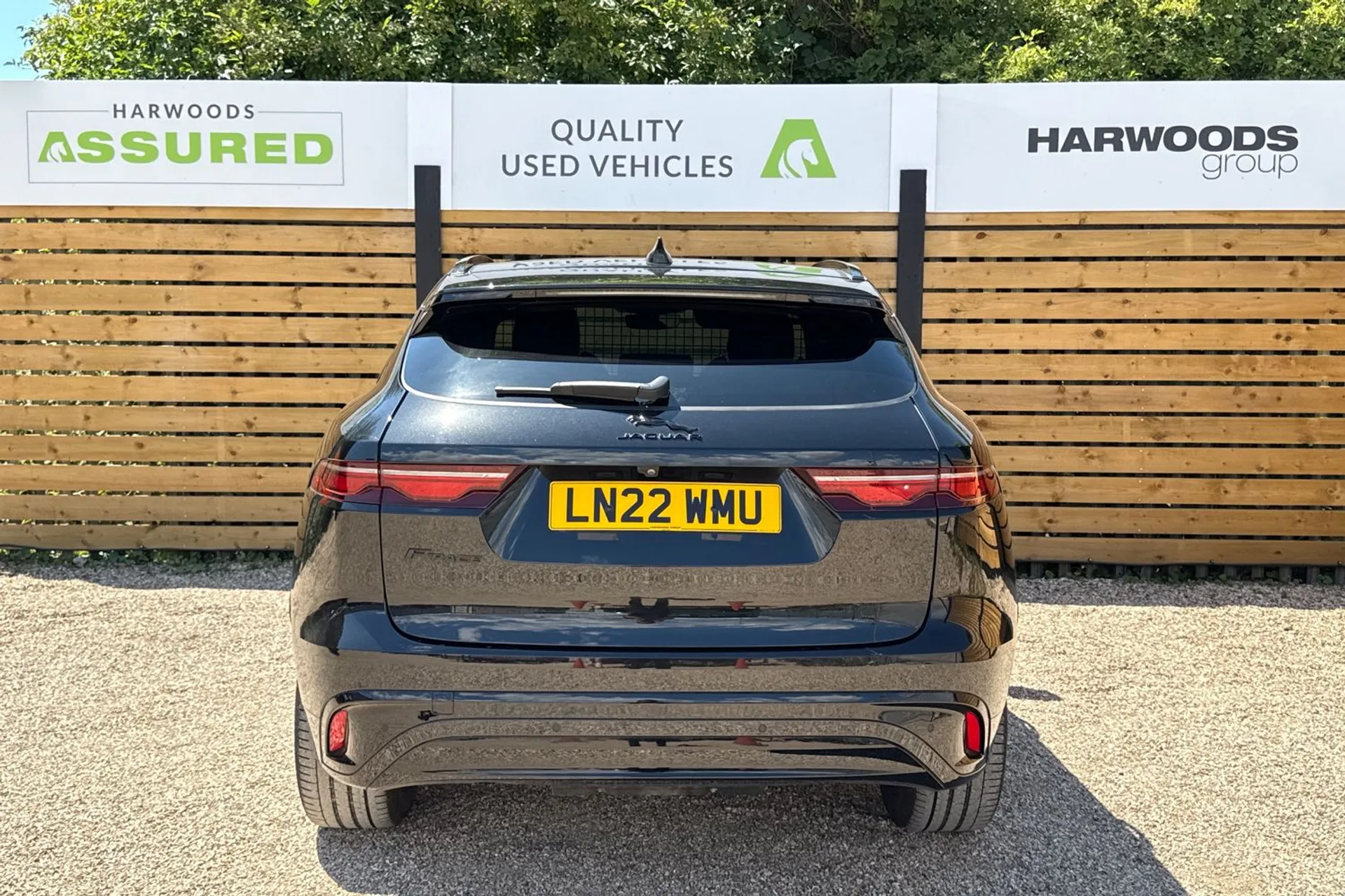 Jaguar F-PACE thumbnail image number 7